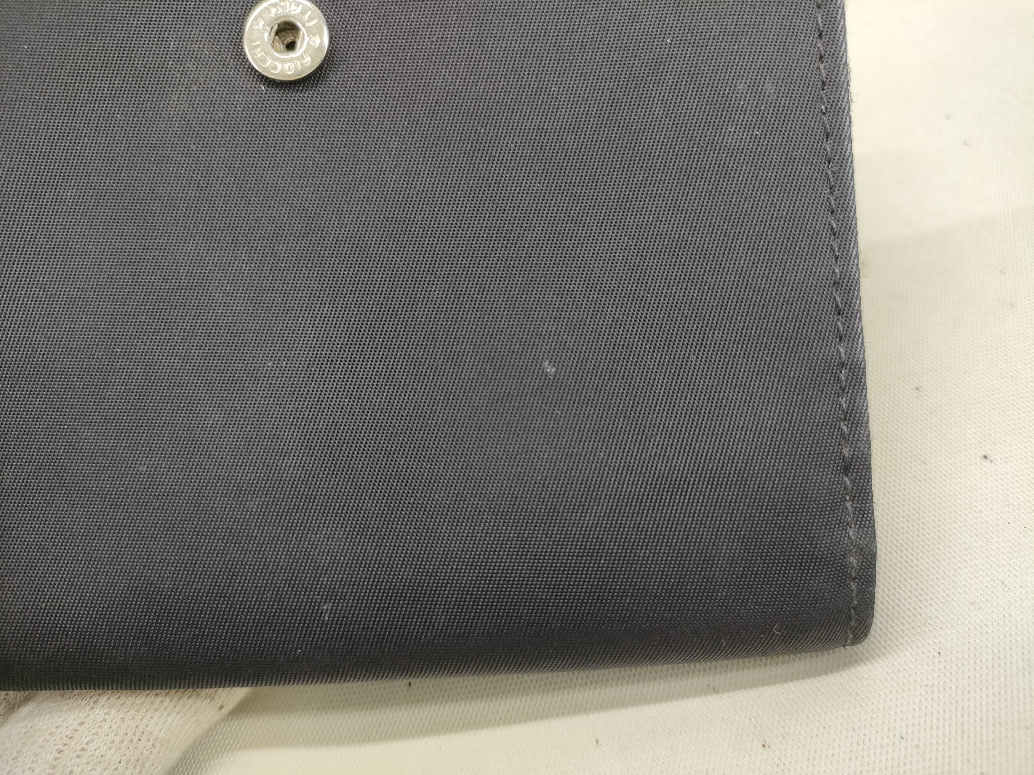 nylon bifold wallet with triangular logo hardware. — view 15