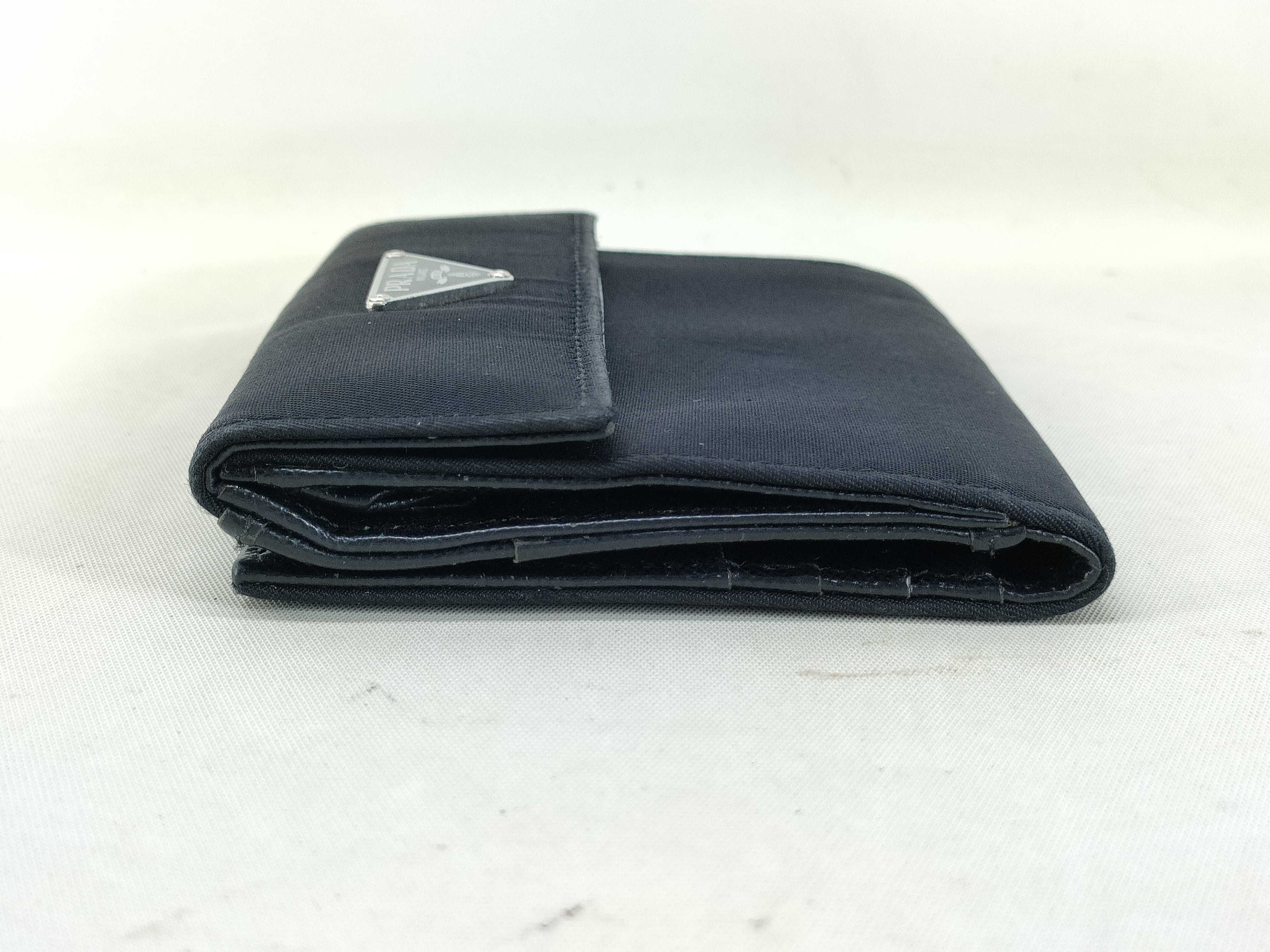 nylon bifold wallet with triangular logo hardware. — view 5