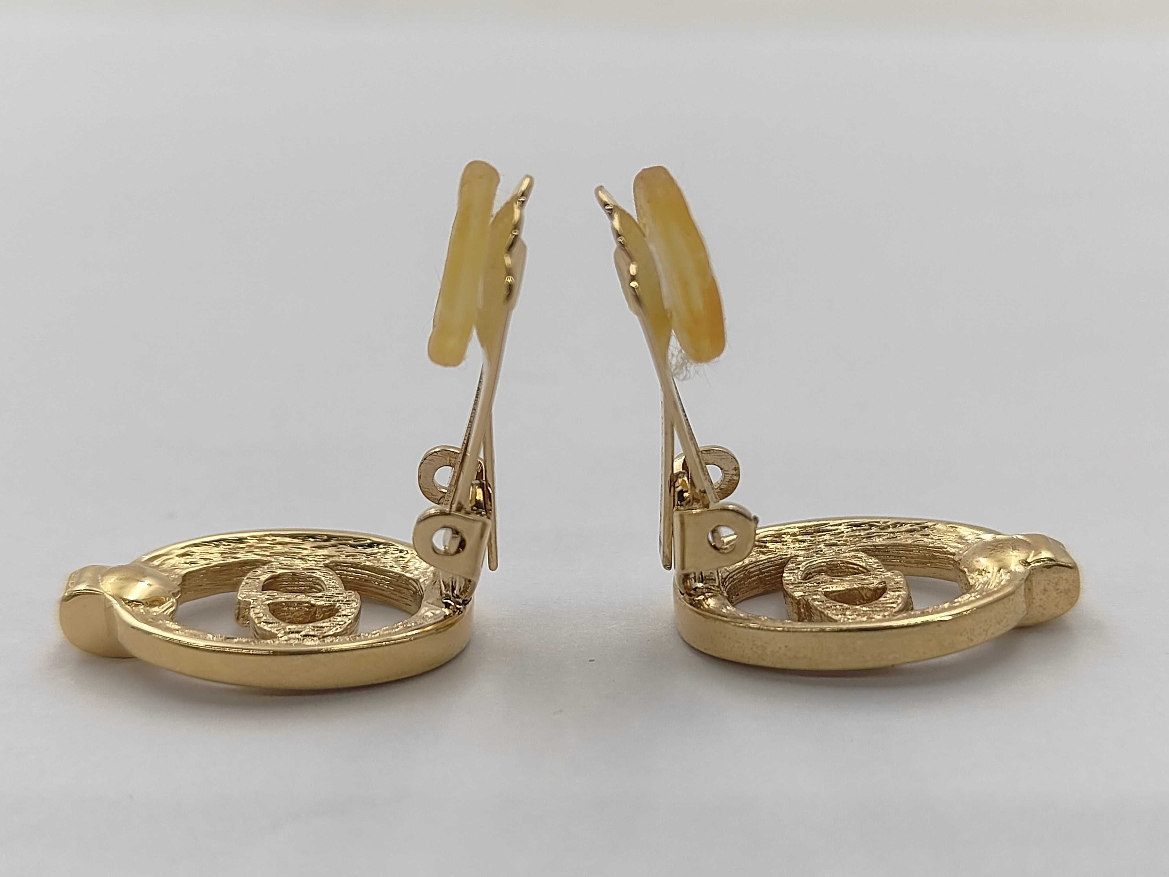 earrings — view 3