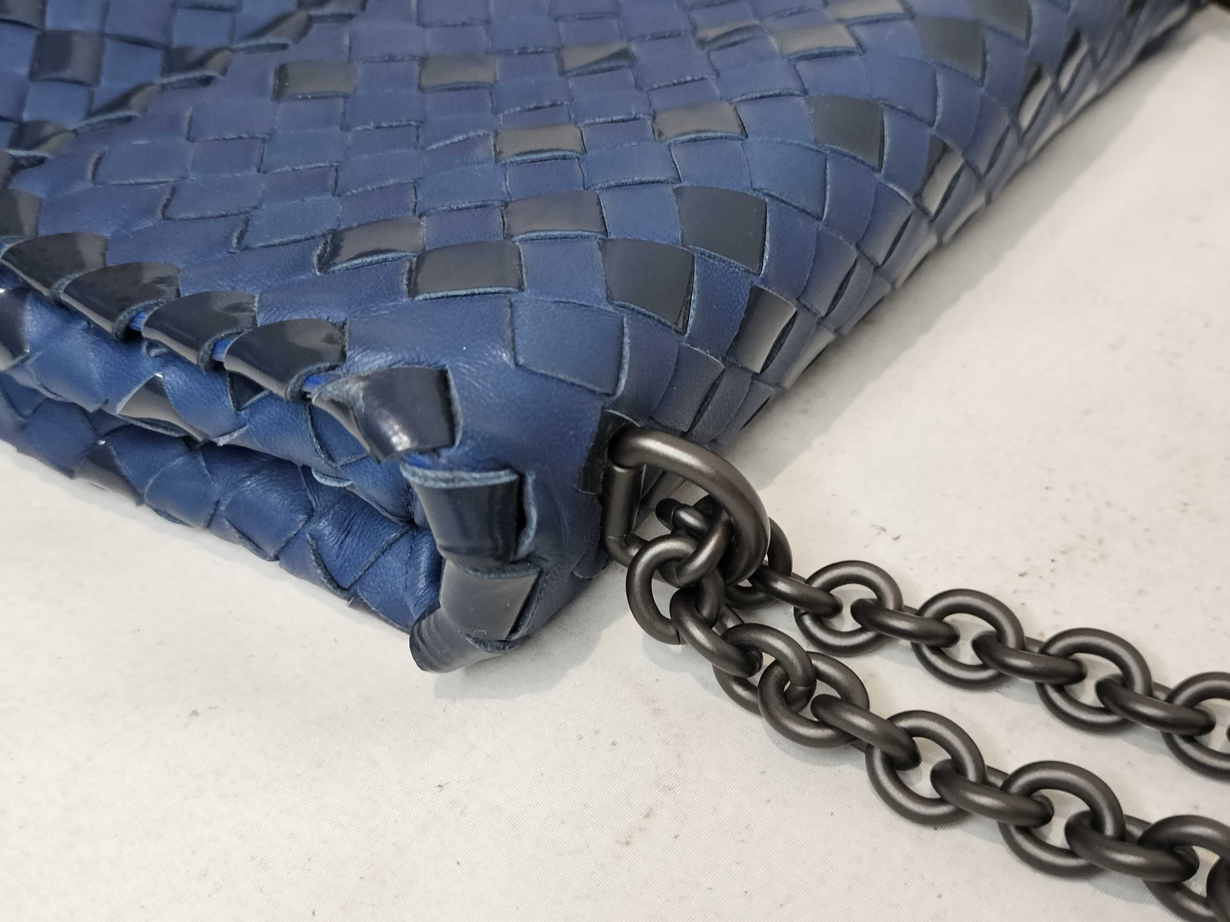 Intrecciato Olympia Leather Chain Shoulder Bag Blue Handbag — view 5