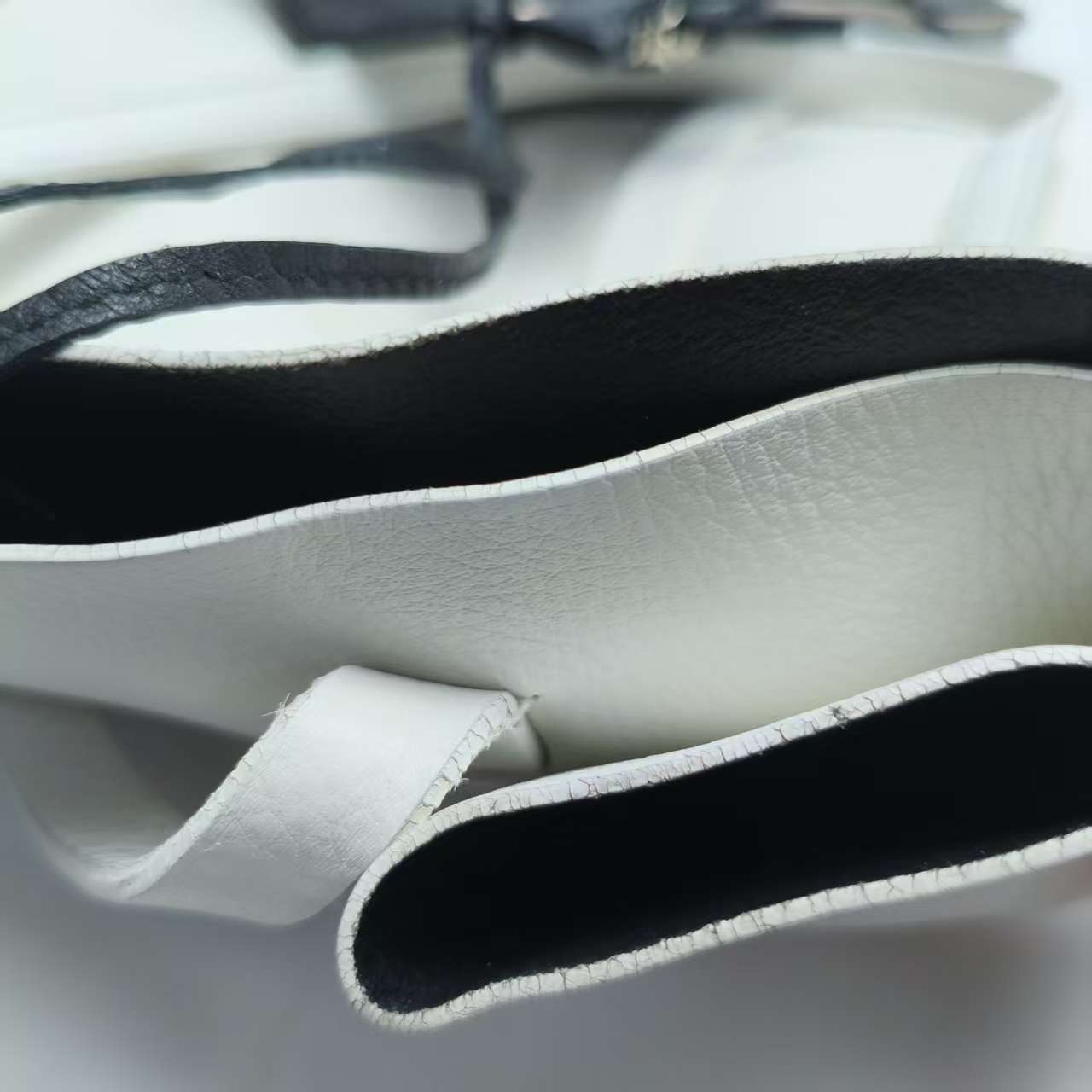 【*Shipped from: China*】BALENCIAGA Cabas Leather Handbag — view 8