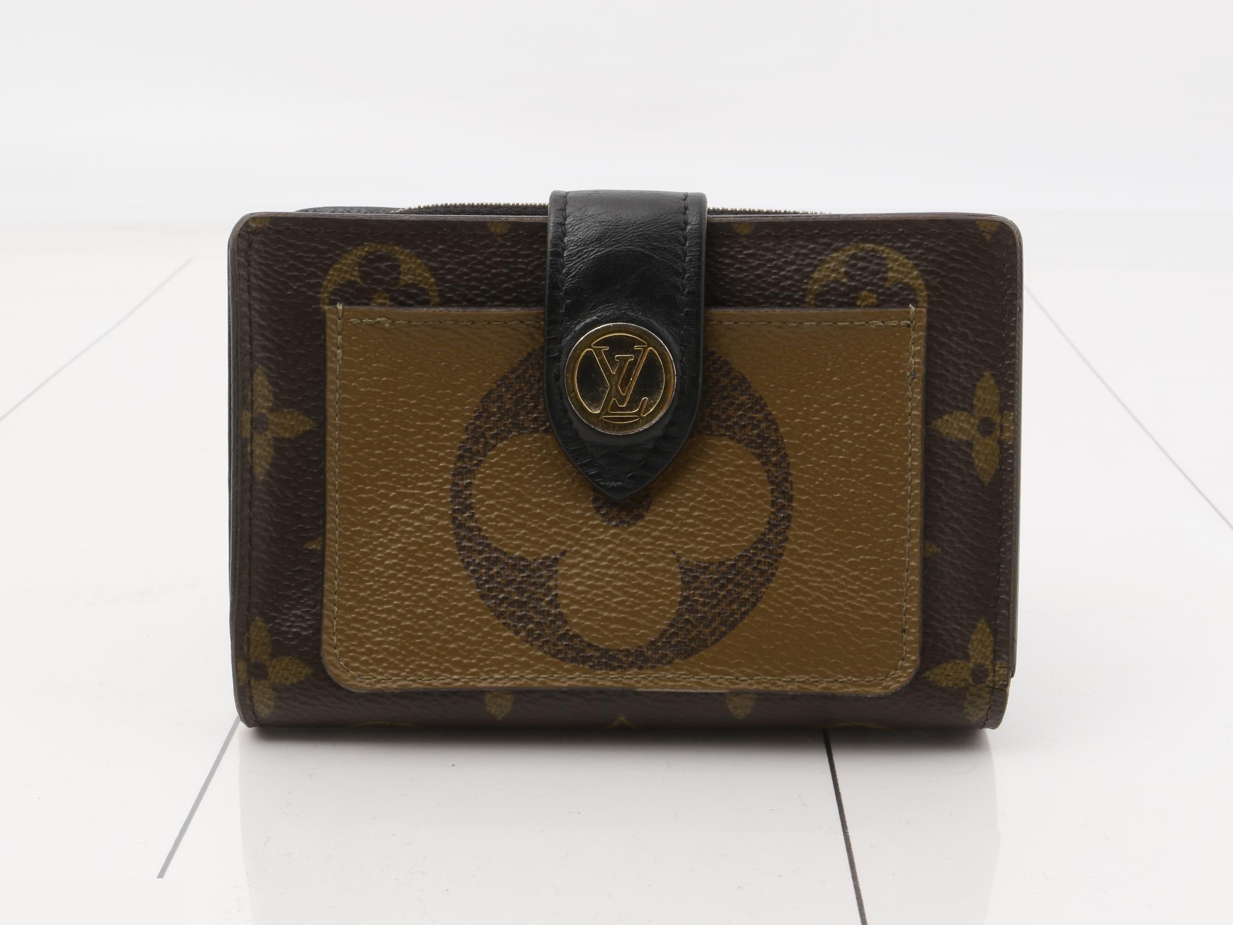 Monogram Giant Reverse Portefeuille Juliette Bi-fold Wallet