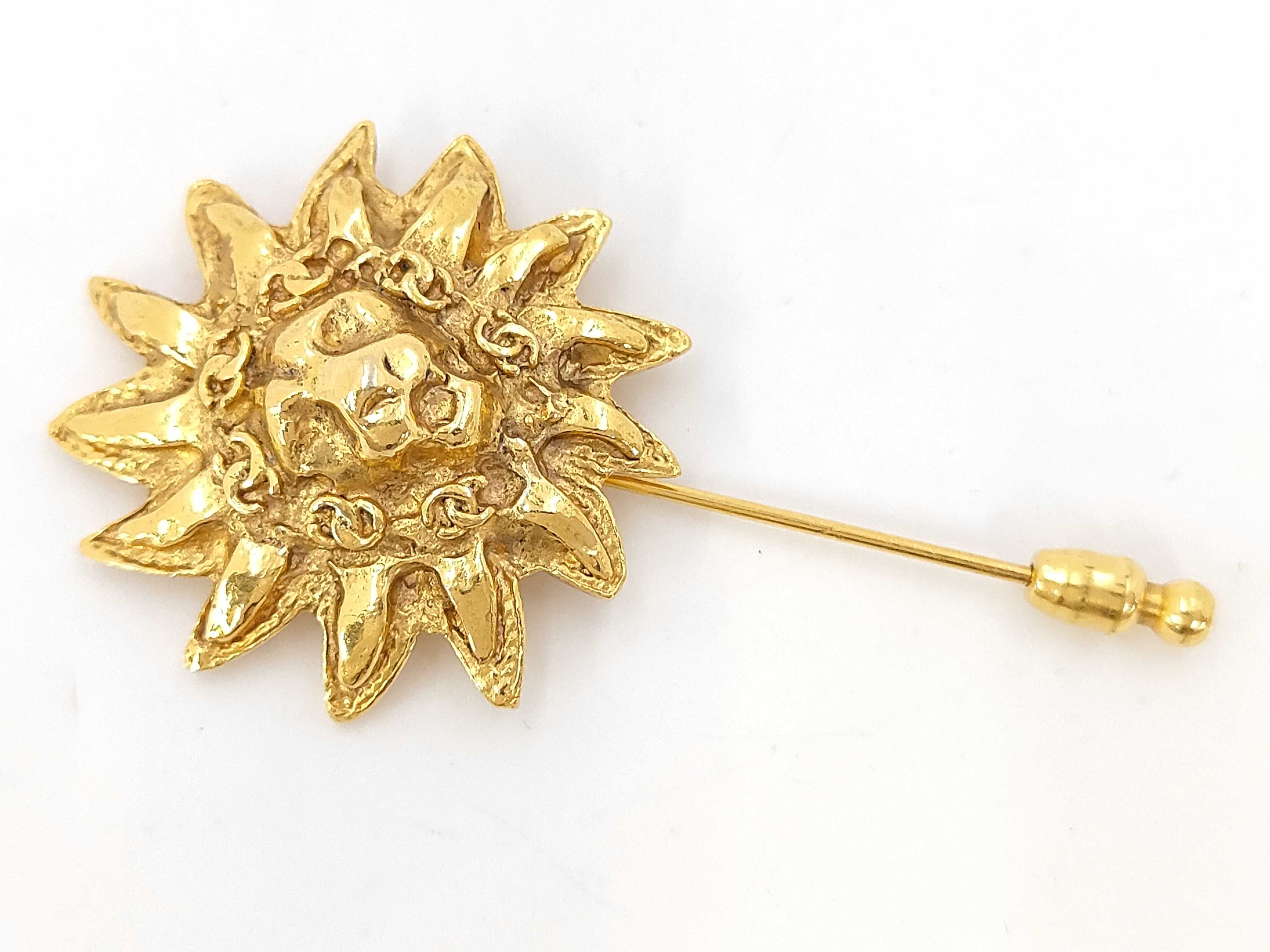 Lion Motif Gold Pin Brooch
