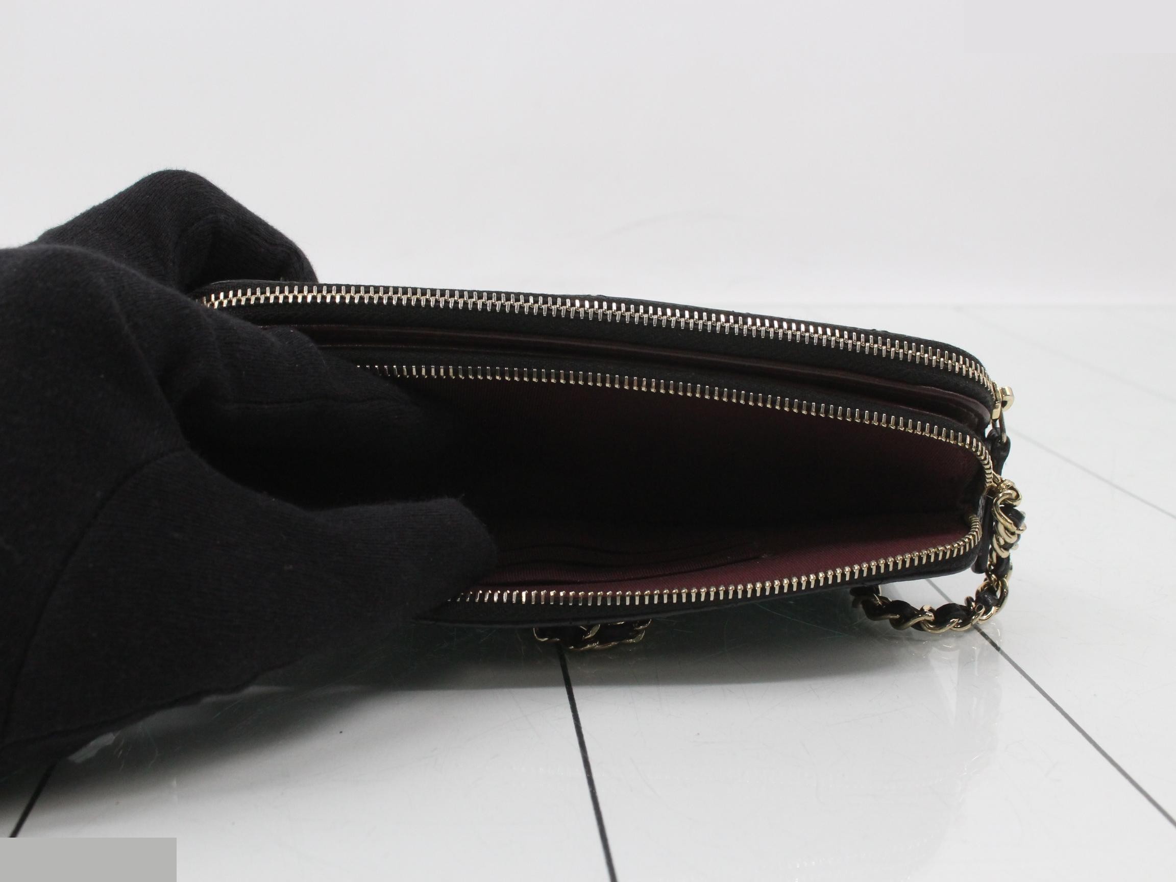 Caviar leather matelassé chain wallet, black, gold hardware, serial number 25 series. — view 4