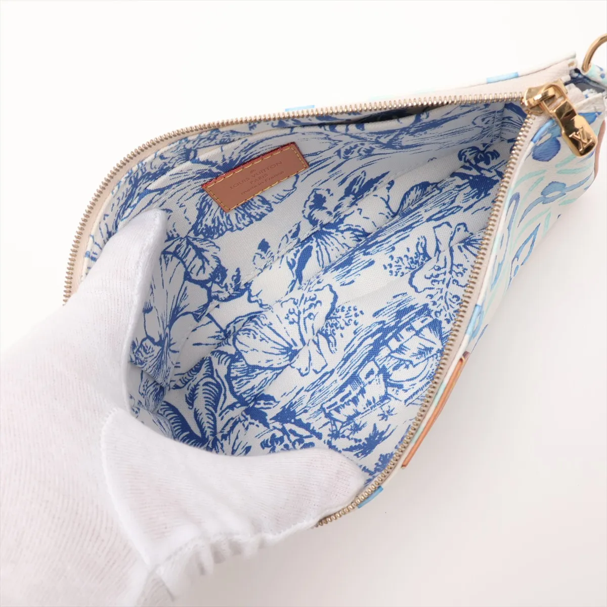 Monogram Tile Maxi Multi Pochette Accessoires M25374 White x Blue — view 8