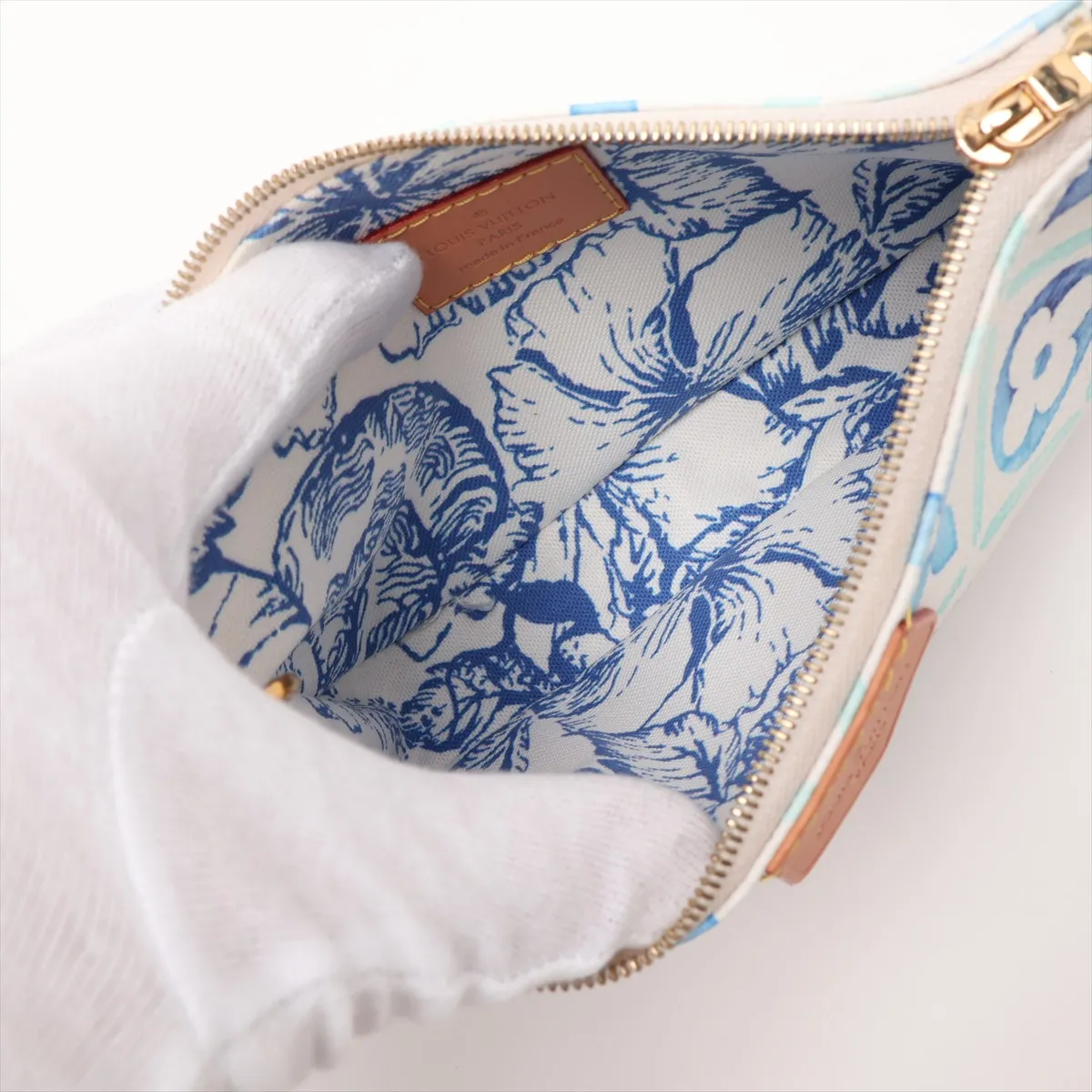 Monogram Tile Maxi Multi Pochette Accessoires M25374 White x Blue — view 10