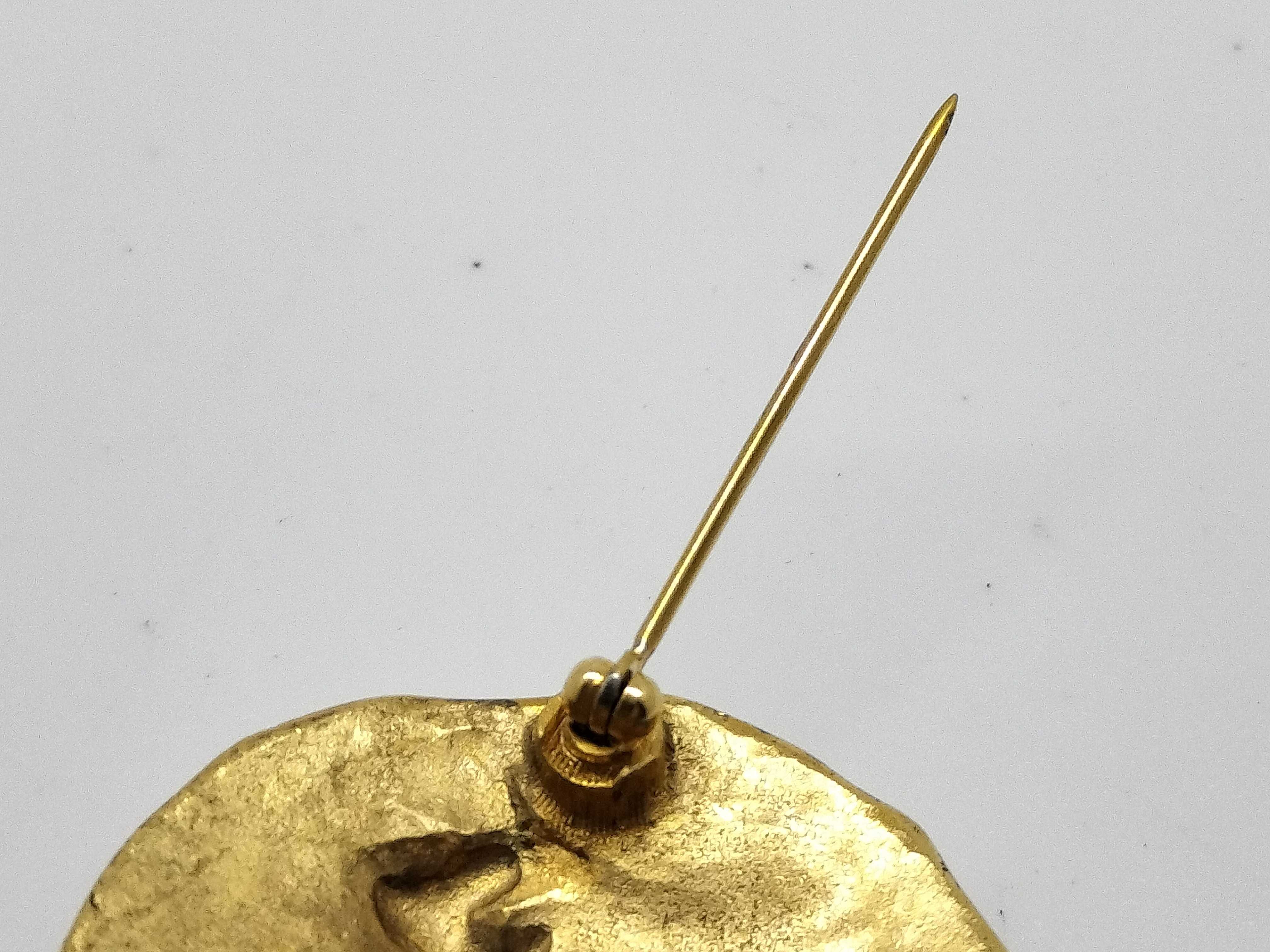 Lion Brooch, Gold, 2/3 Brooch — view 4