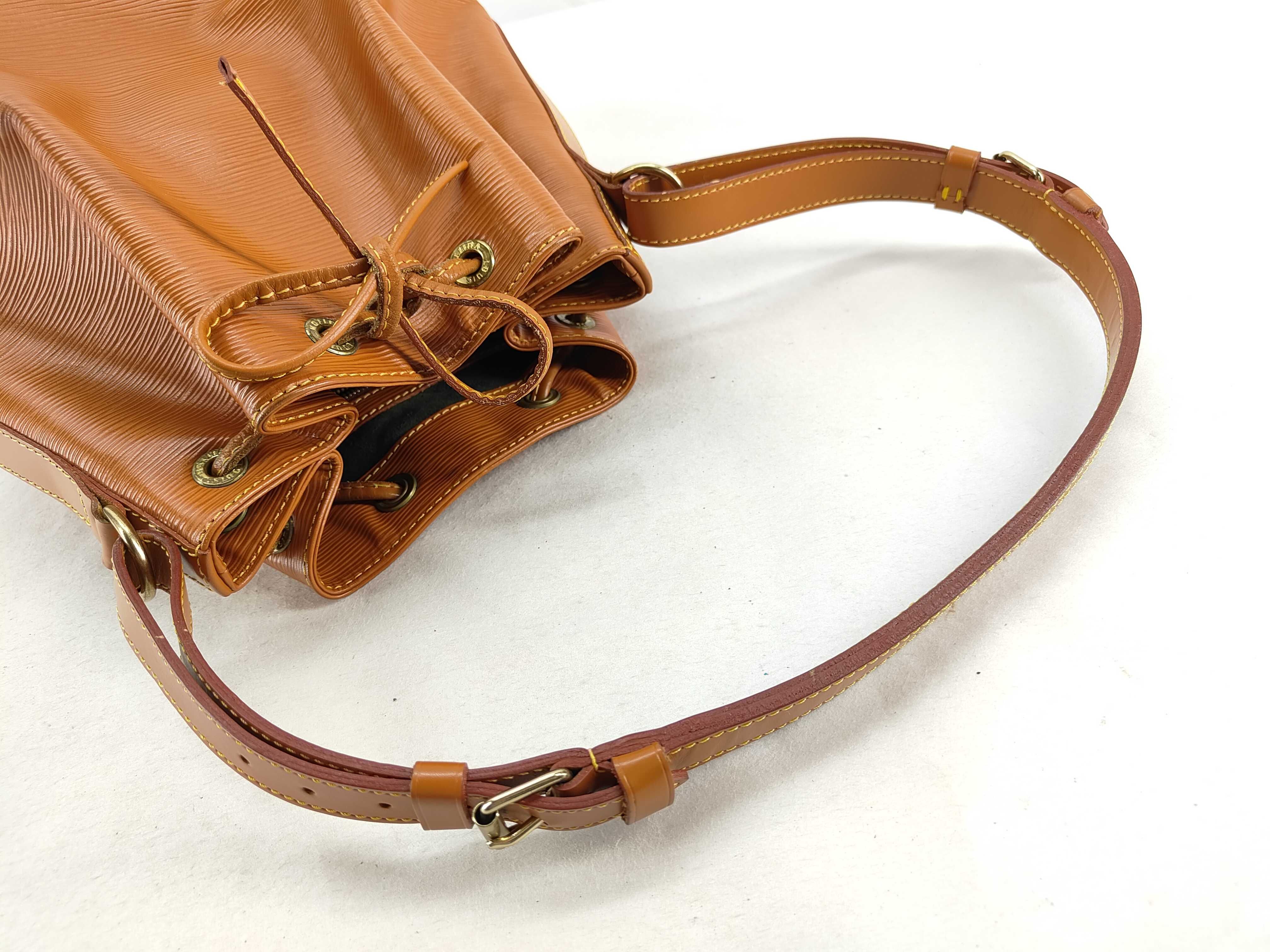 Epi Louis Vuitton Epi Petit Noe Shoulder Bag — view 4