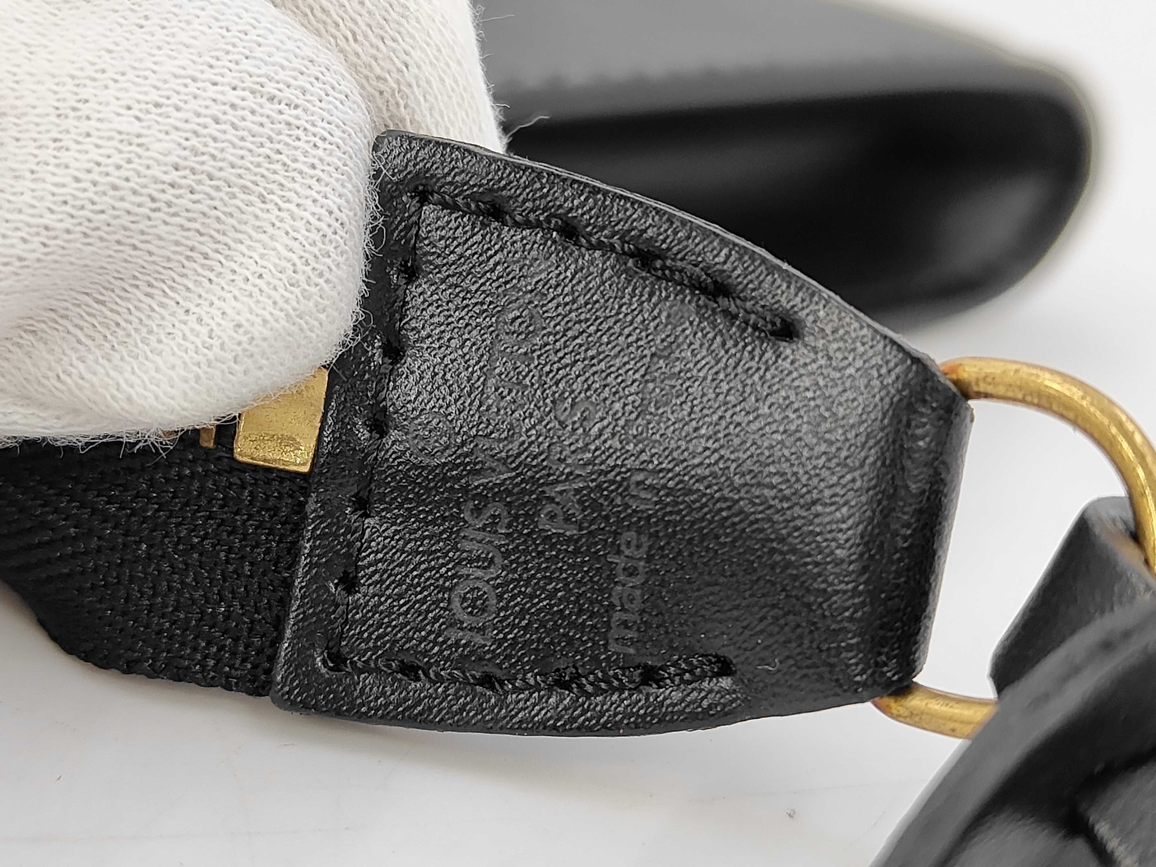 Epi Pochette Accessoires Noir M52942 AR0968 Pouch — view 5