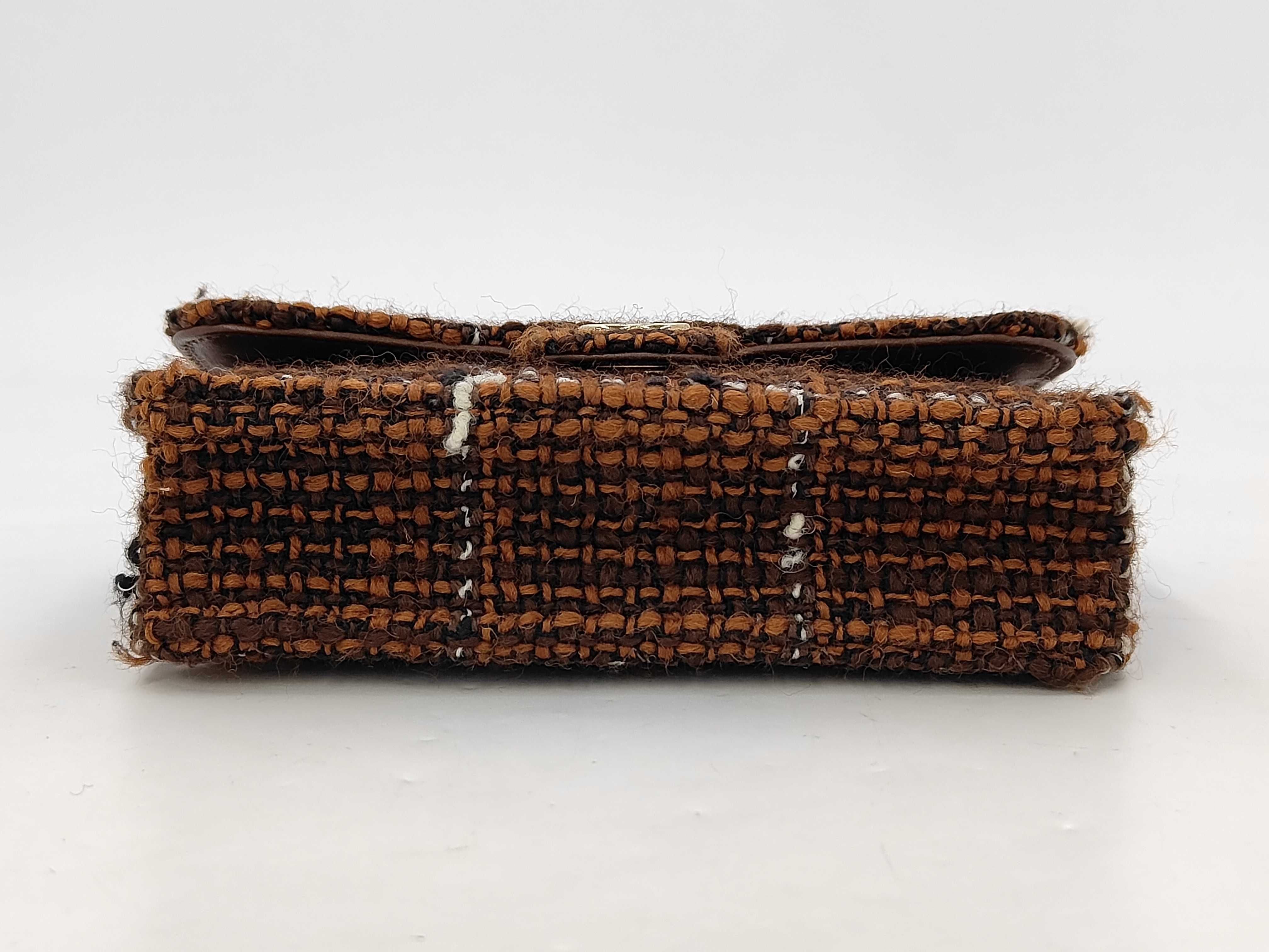 Caviar Skin Handle Chain Wallet Shoulder Bag — view 3