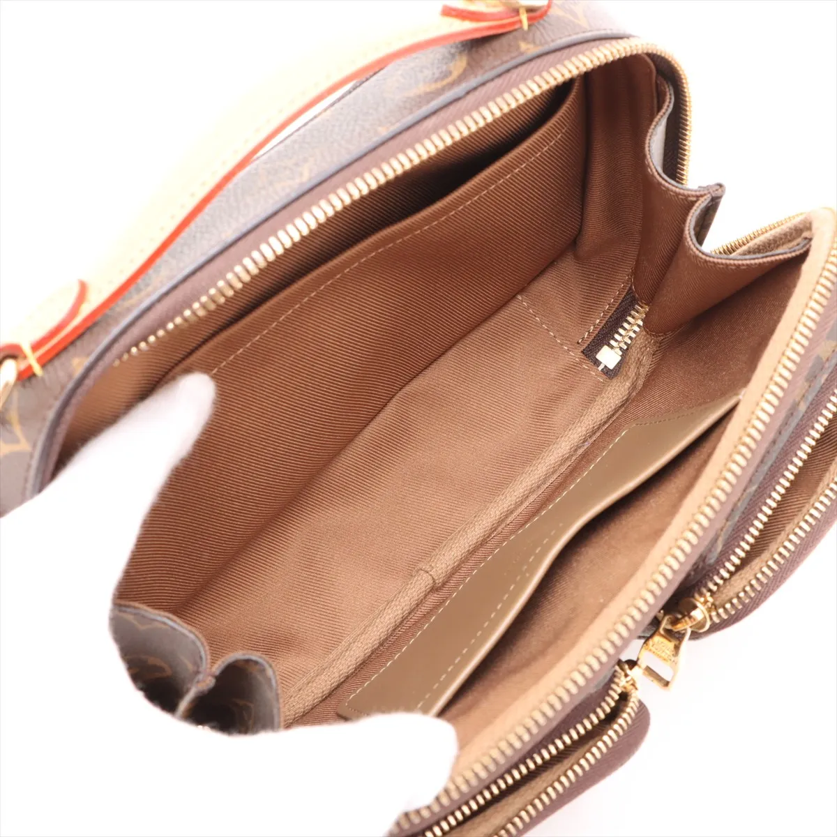 Monogram Utility Crossbody M80446 Brown RFID responsive — view 8