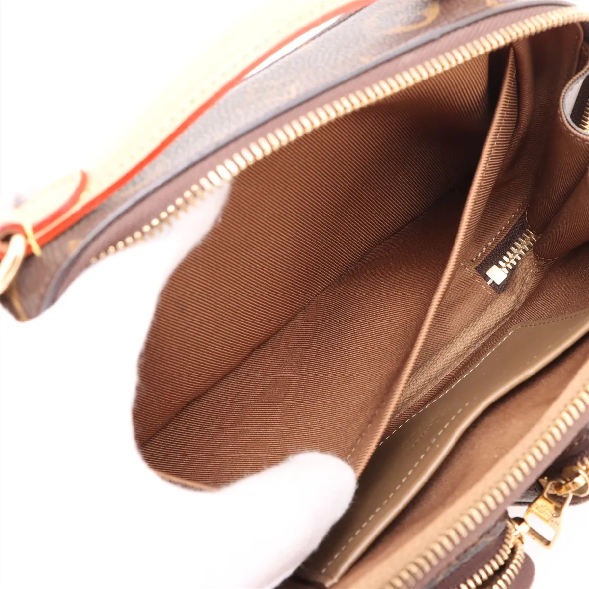 Monogram Utility Crossbody M80446 Brown RFID responsive — view 9