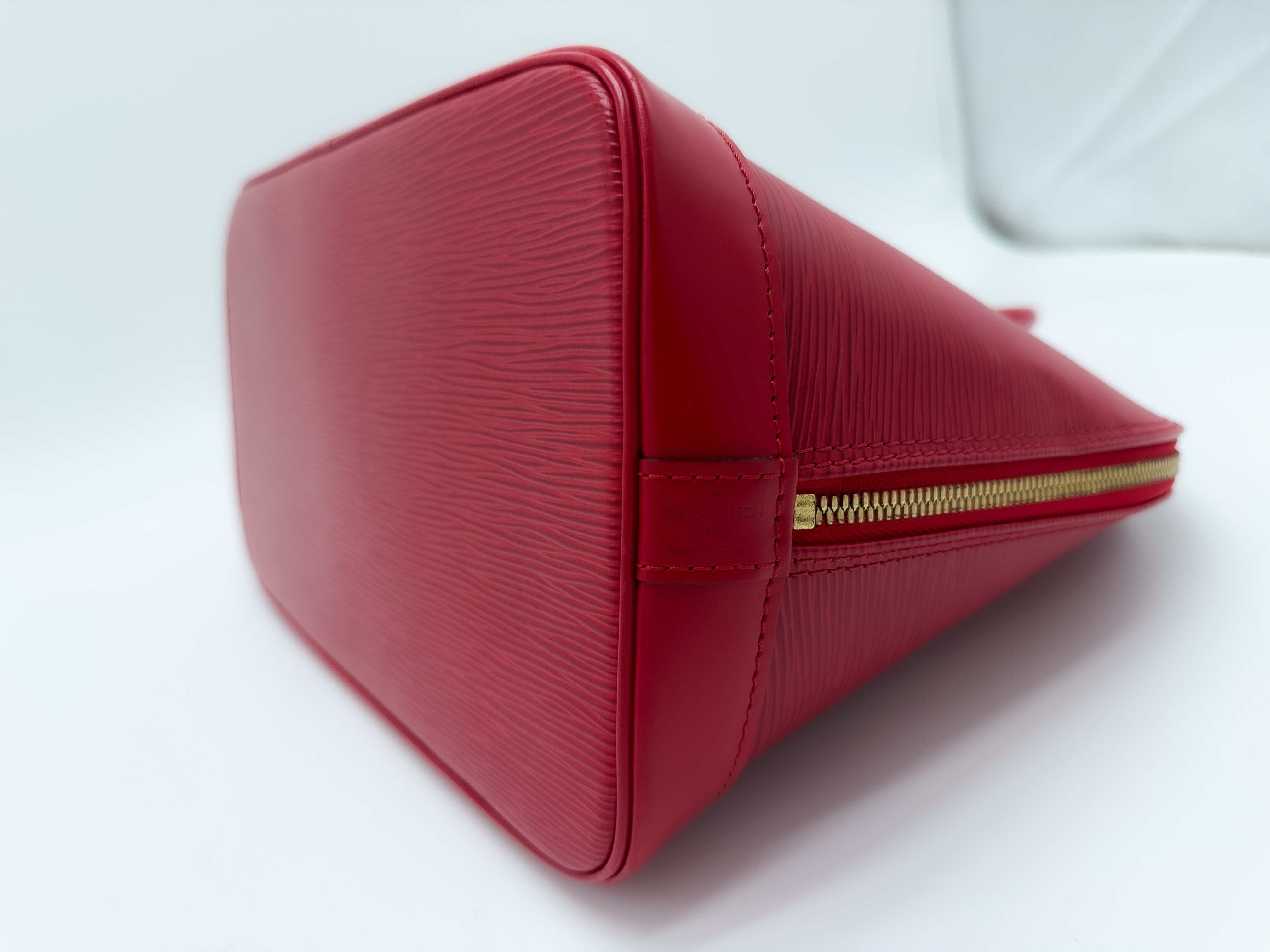 Epi M52147 Alma PM with strap, Castilian Red, MI0976 handbag — view 12