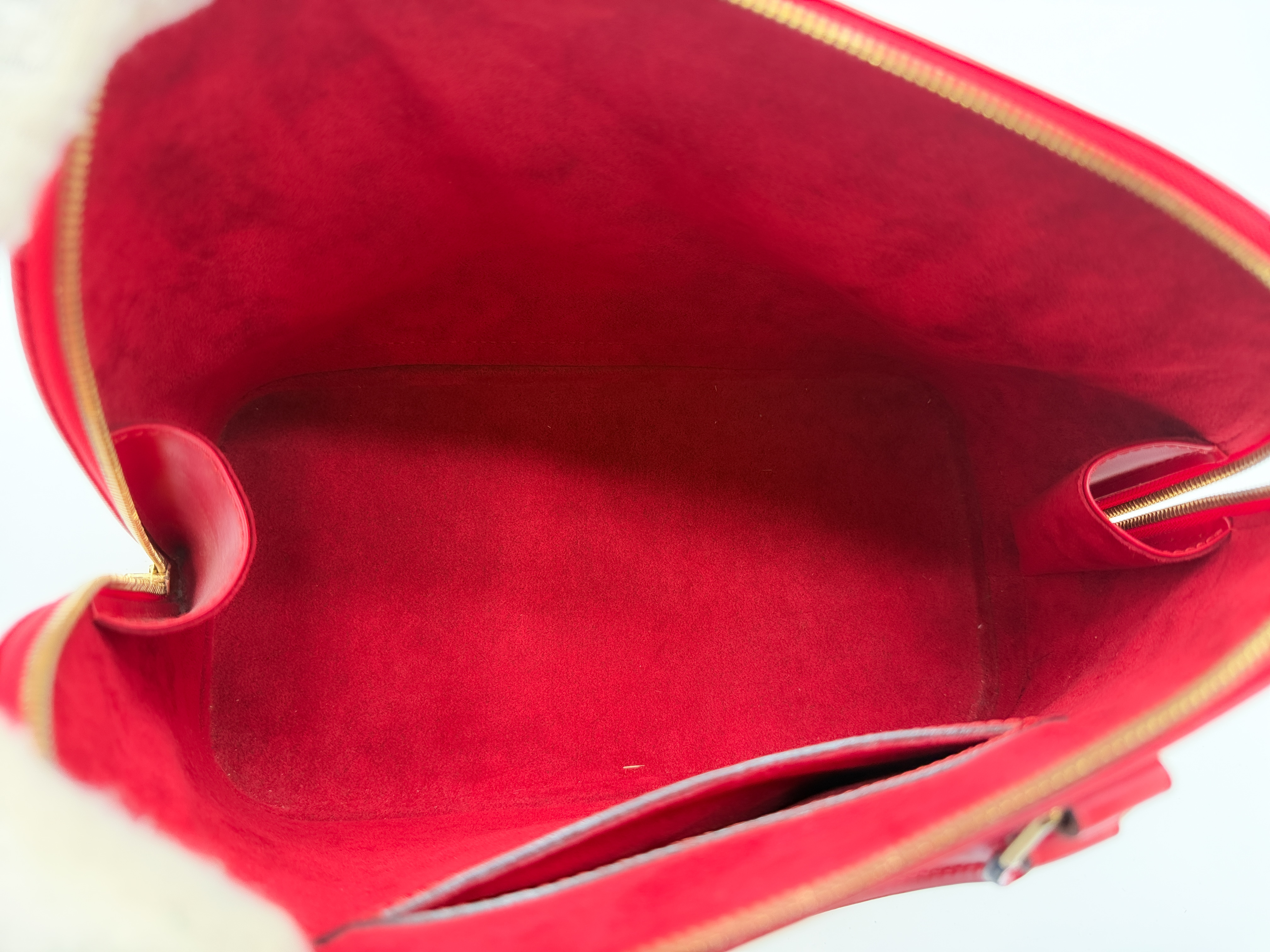 Epi M52147 Alma PM with strap, Castilian Red, MI0976 handbag — view 15