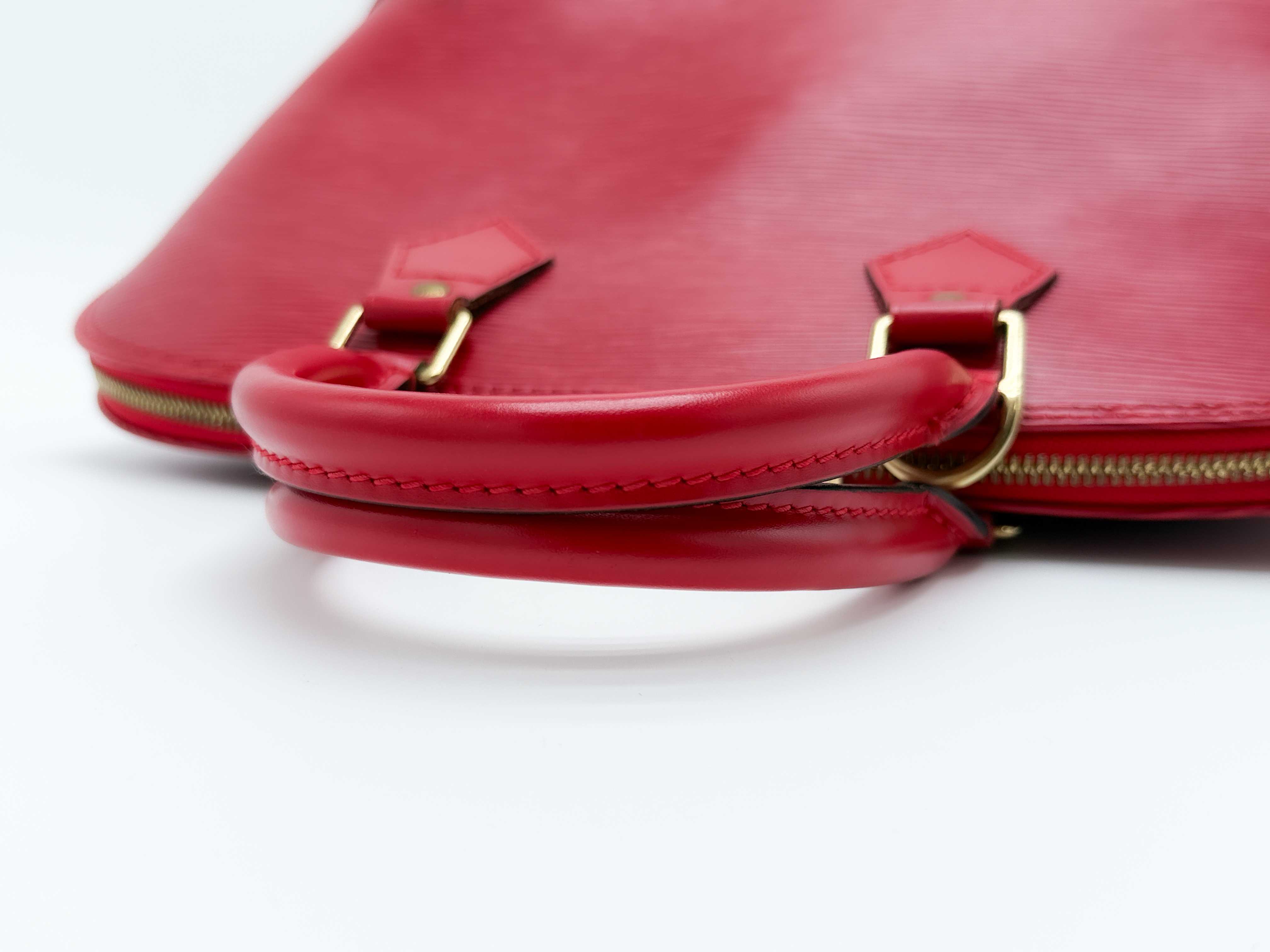 Epi M52147 Alma PM with strap, Castilian Red, MI0976 handbag — view 8