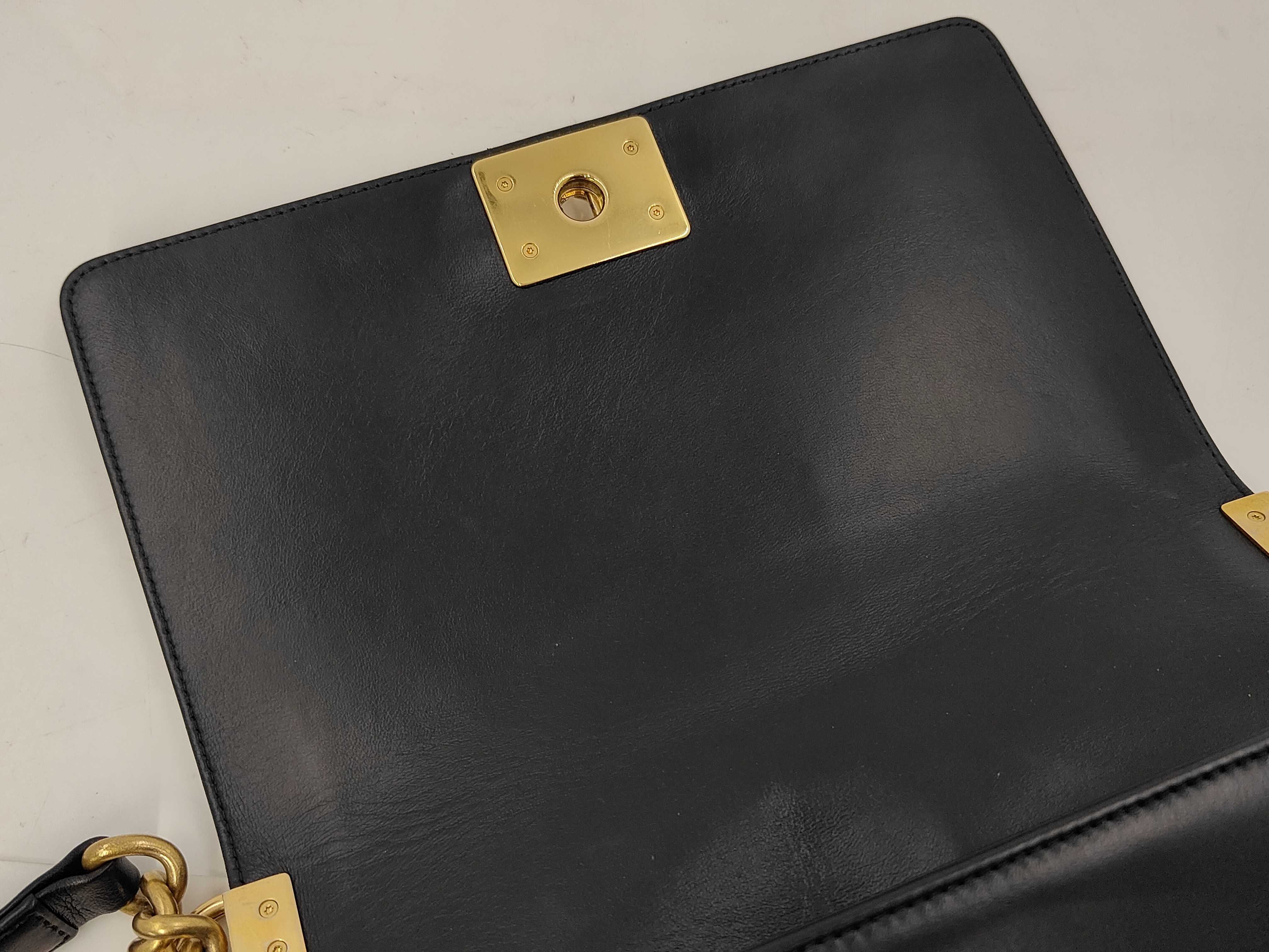 Boy Chanel 25 Lambskin Shoulder Bag — view 11