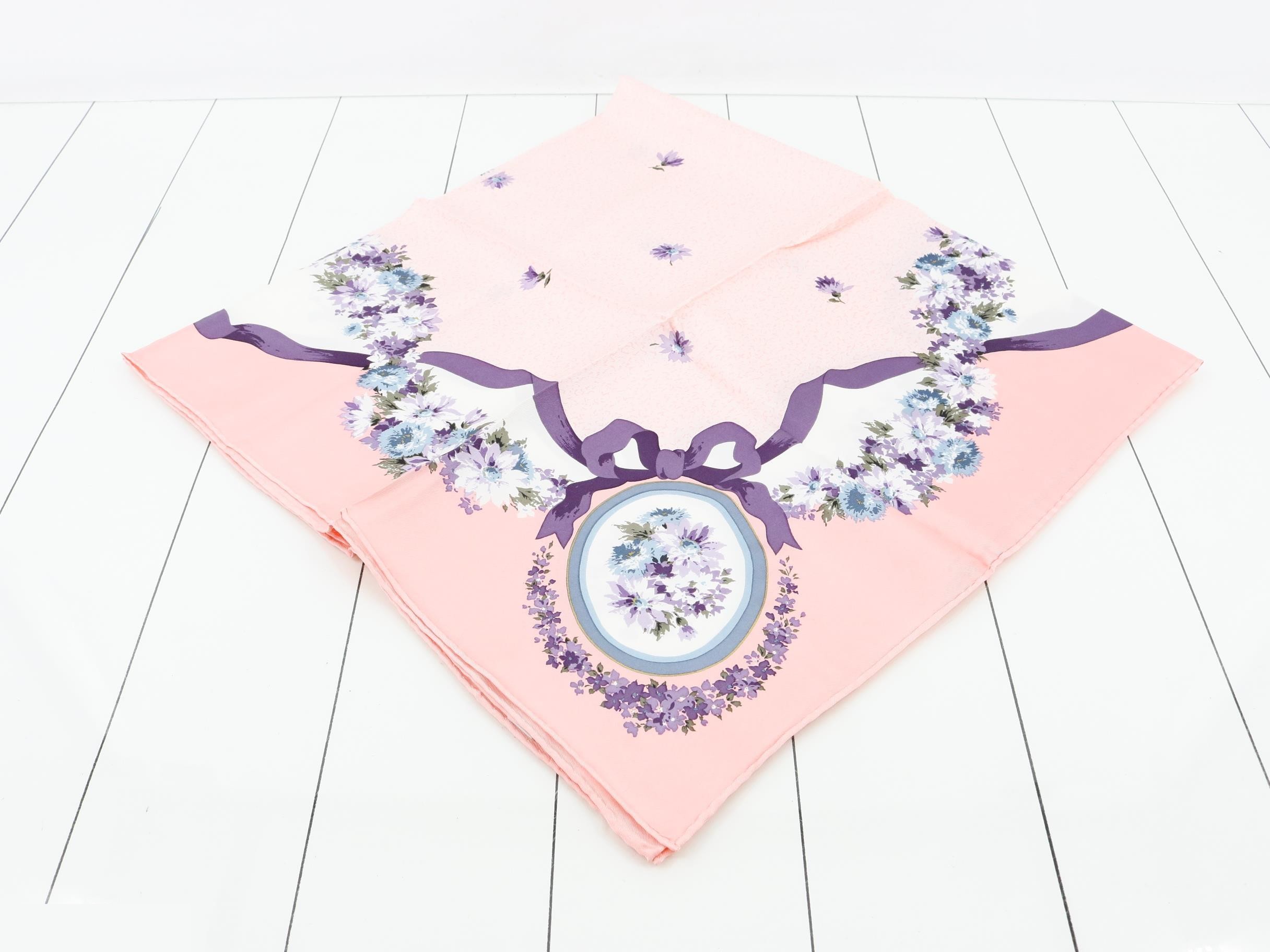 Other lines: Small items, accessories, scarves — view 2