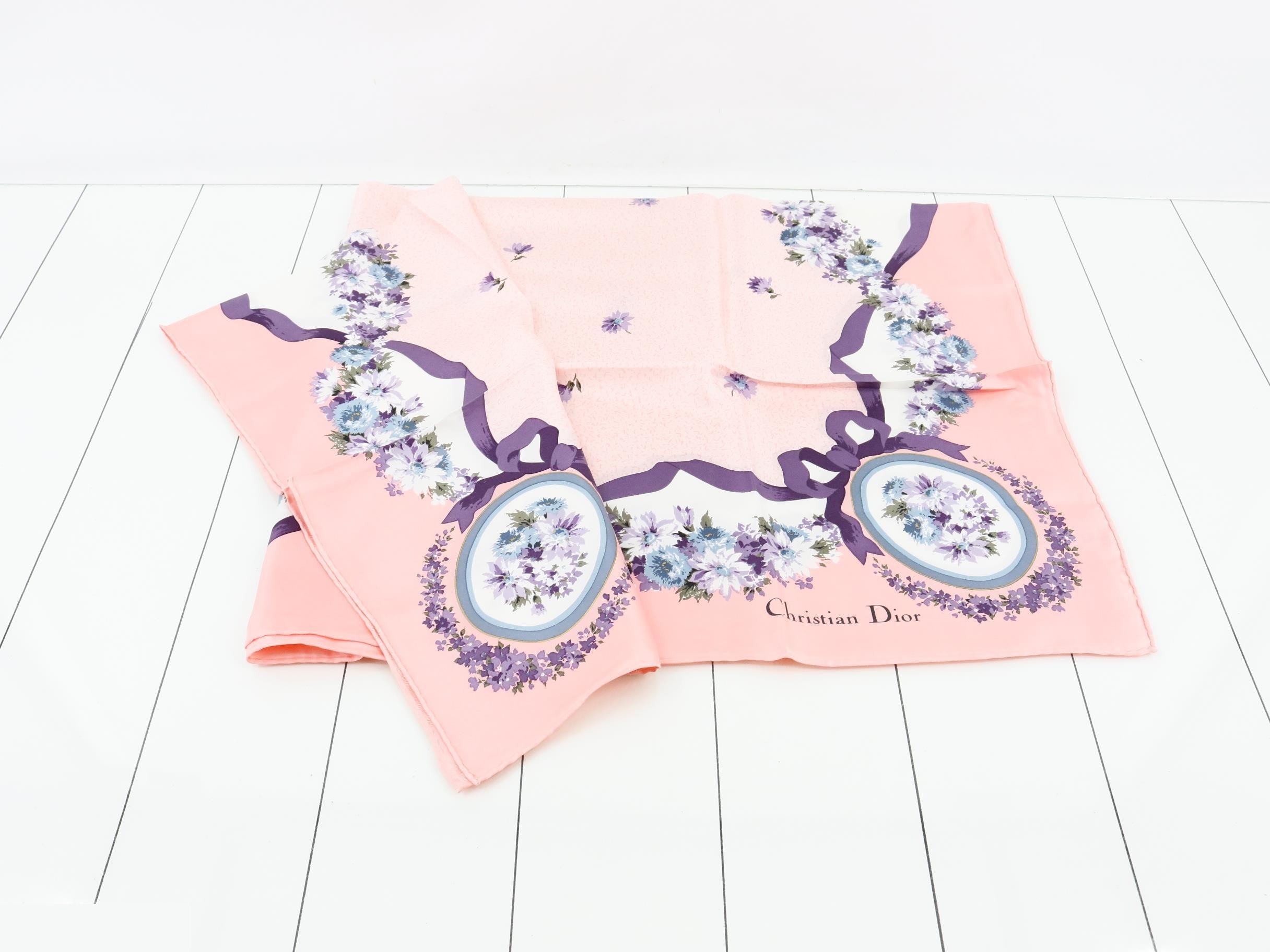 Other lines: Small items, accessories, scarves — view 3