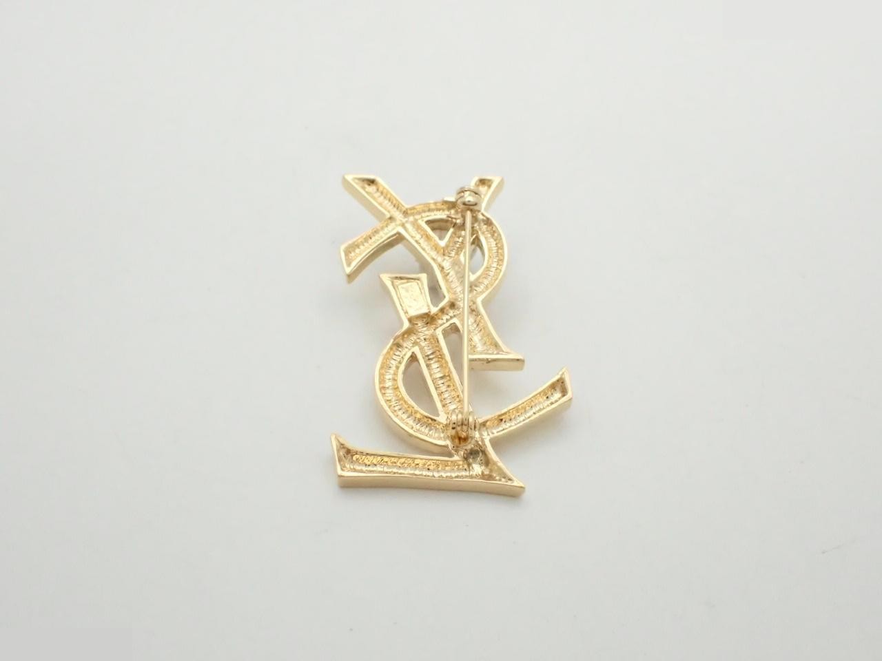 GP Brooch — view 2