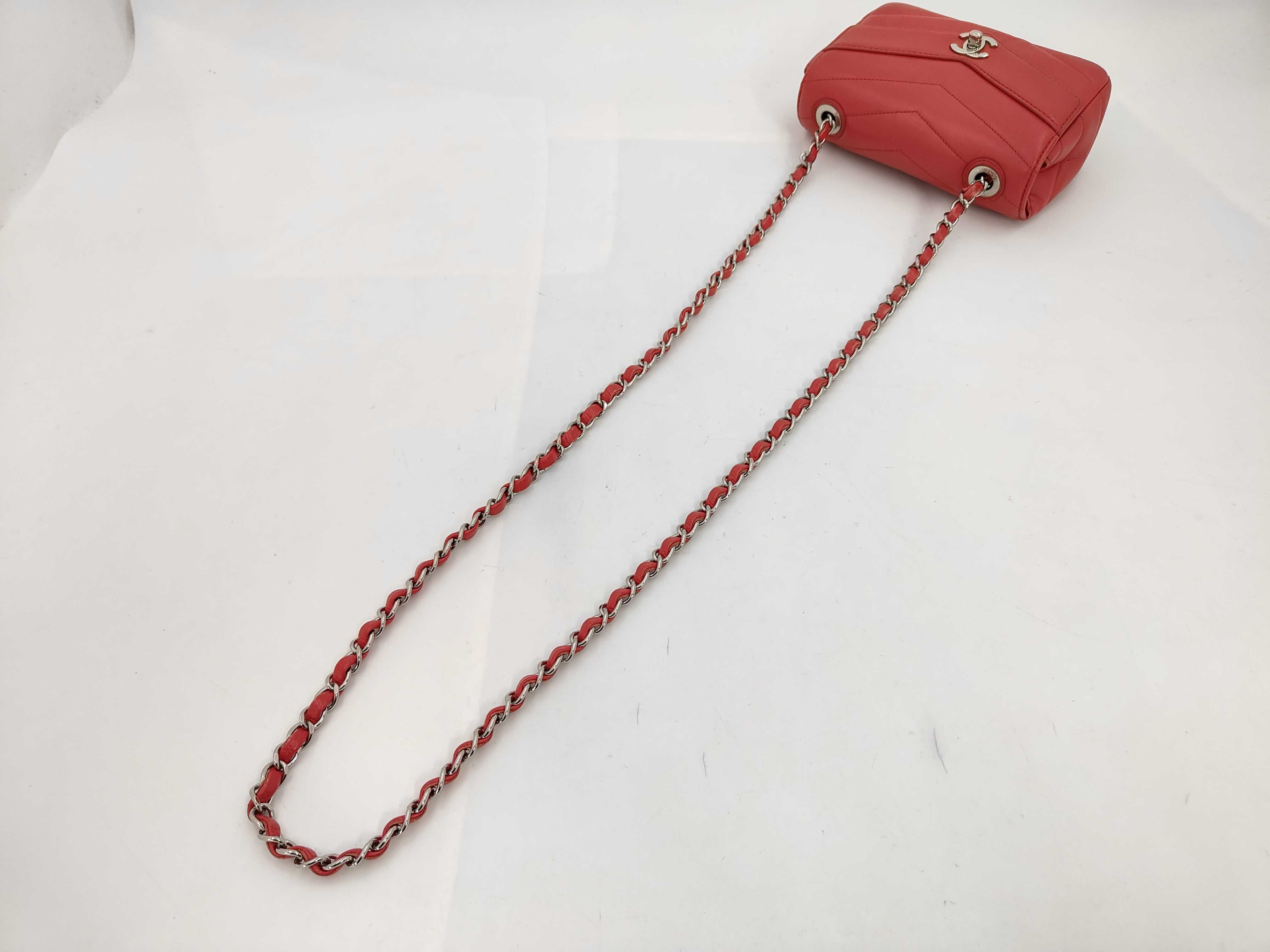 V-stitch Mini Chain Shoulder Bag, Caviar Red, SS Shoulder Bag — view 3