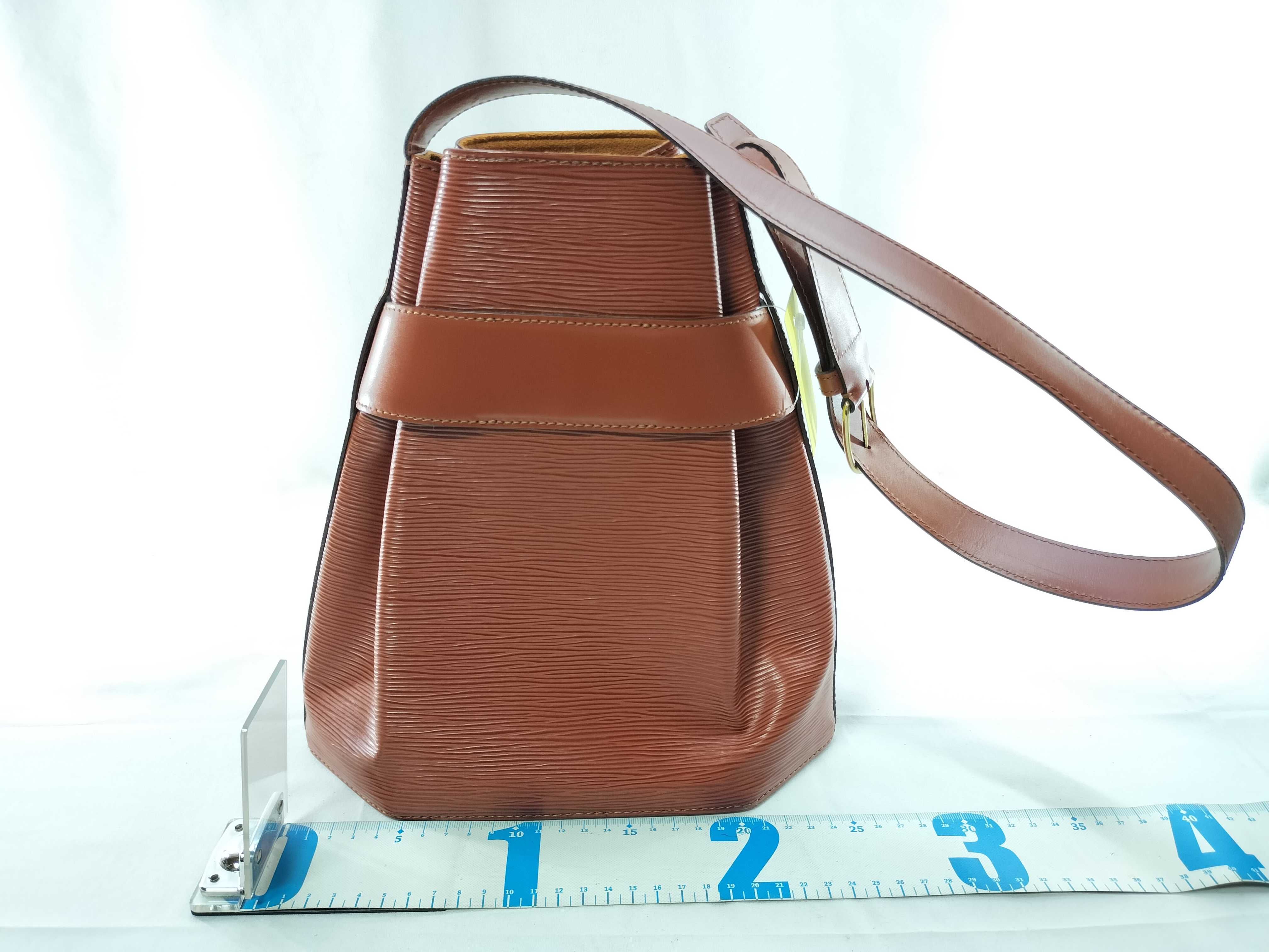 Epi M80203 Sac Depaule Shoulder Bag — view 2