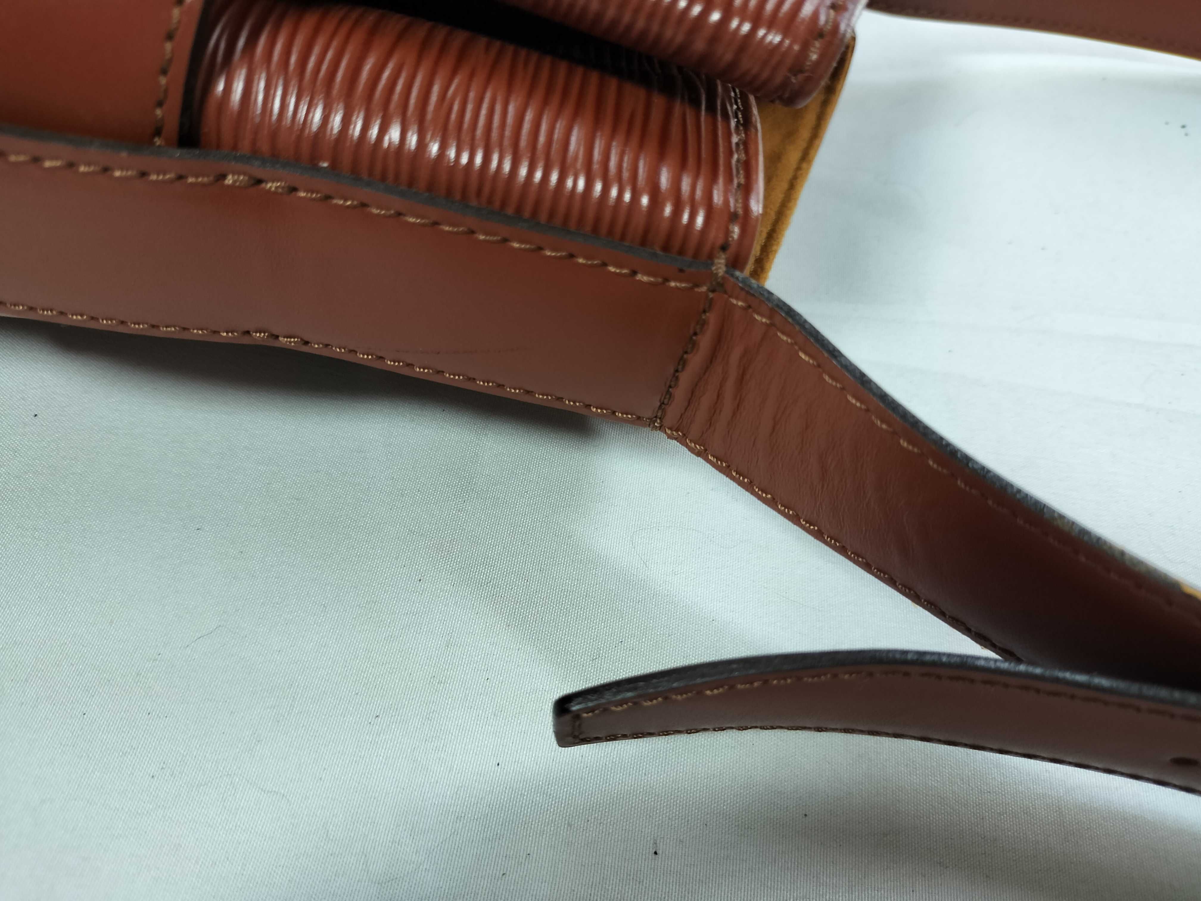 Epi M80203 Sac Depaule Shoulder Bag — view 5