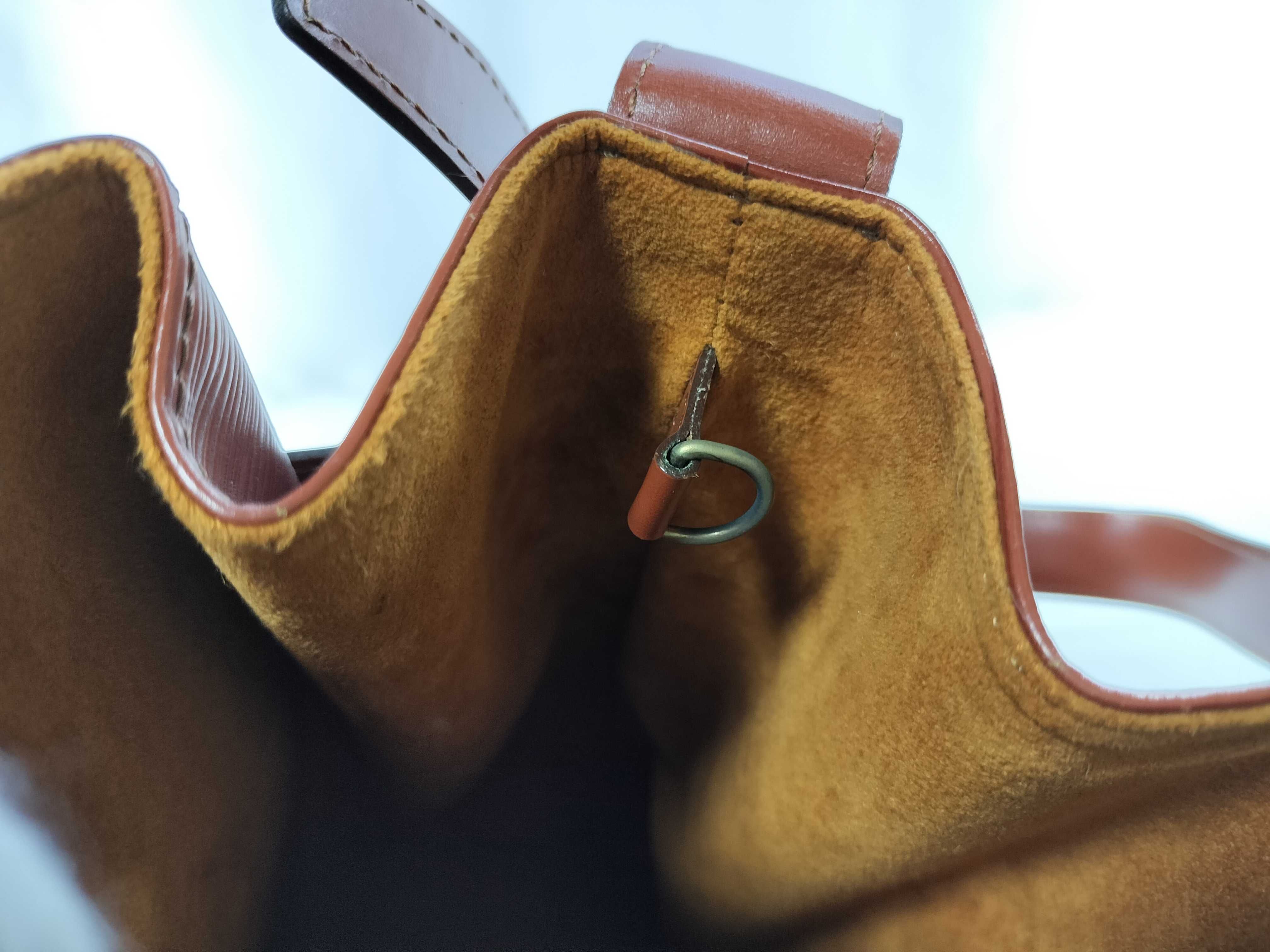 Epi M80203 Sac Depaule Shoulder Bag — view 8