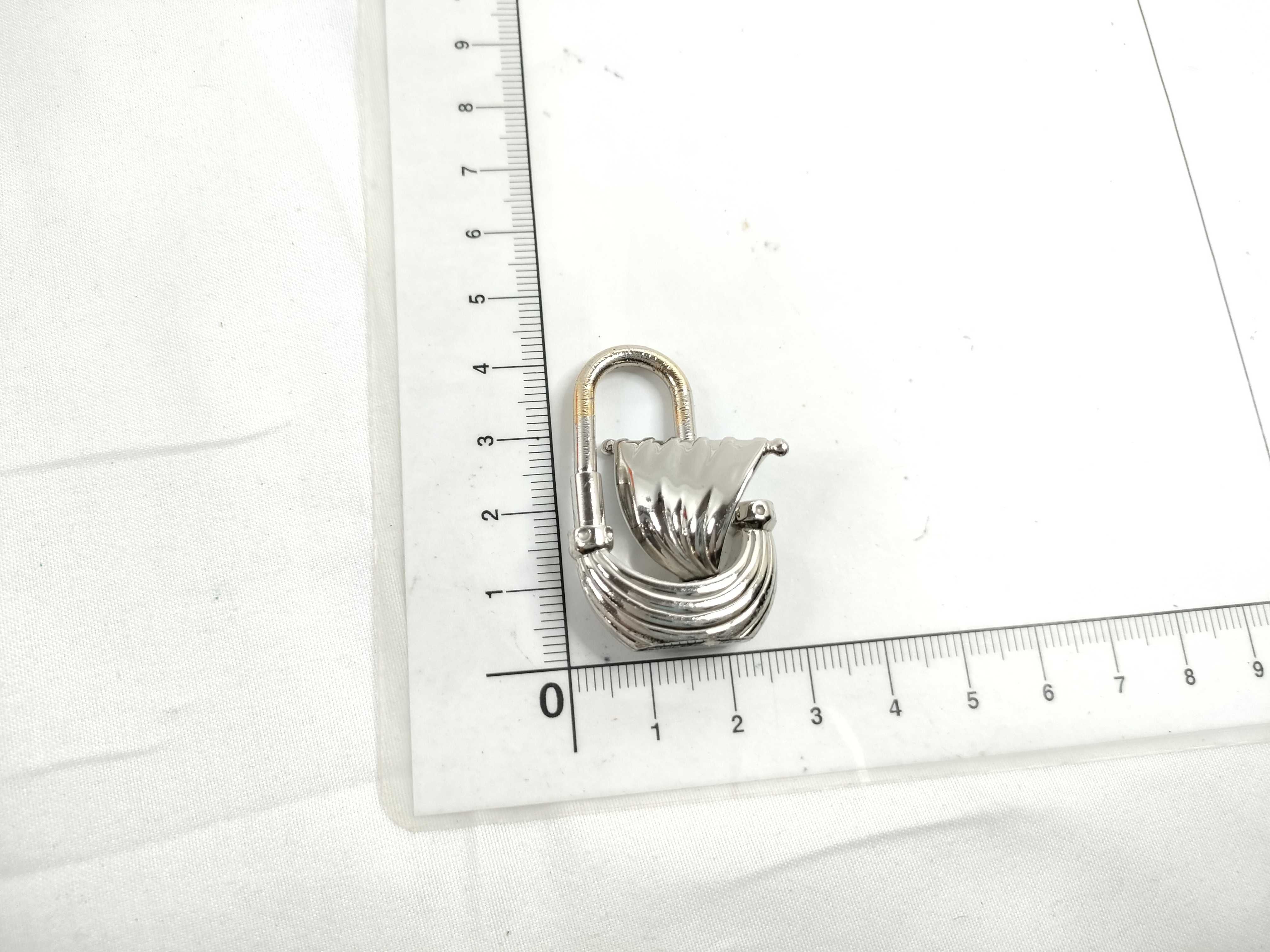 Cadena Charm Yacht 2006 Limited Edition Charm — view 9