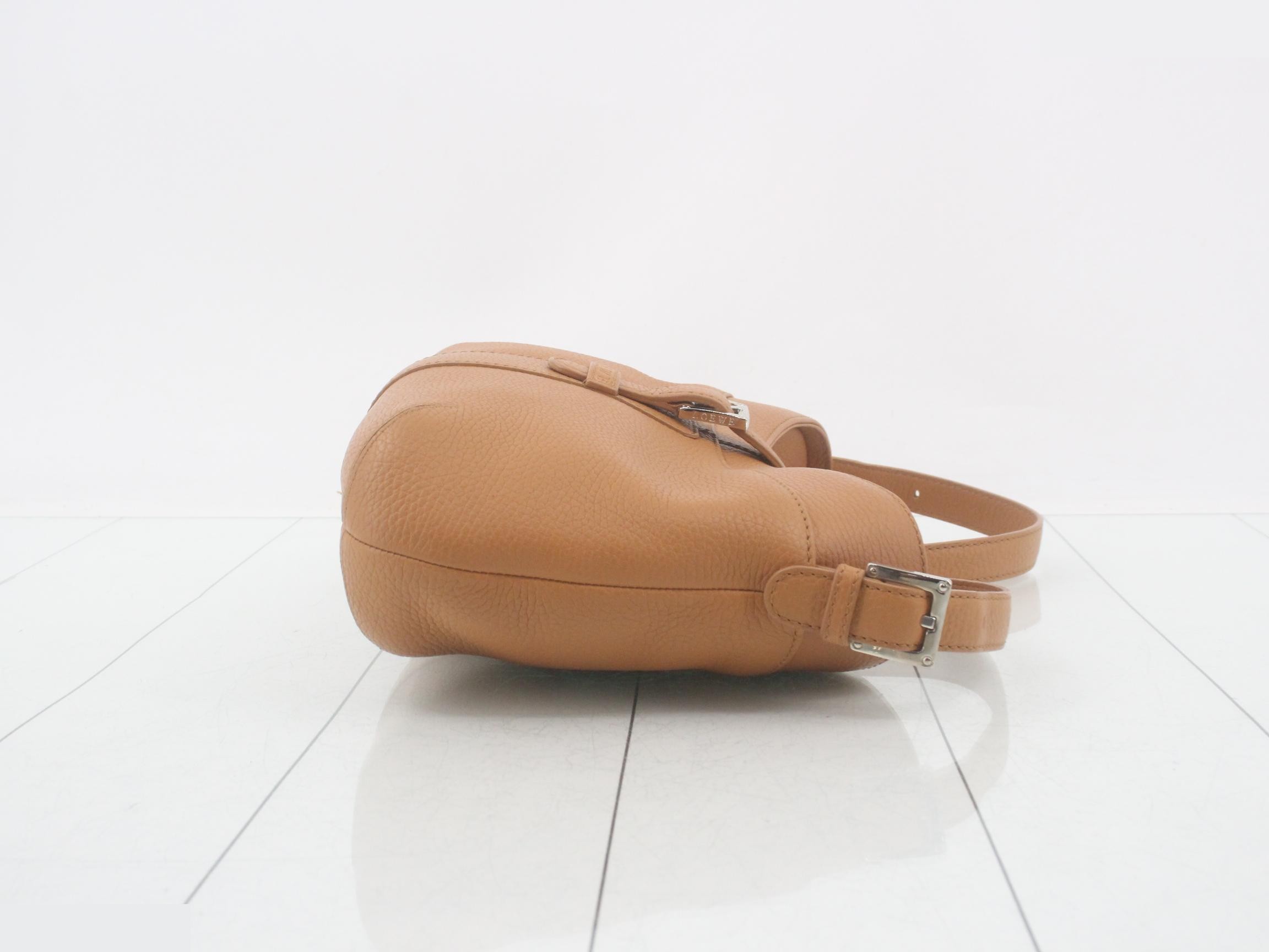 Logo-embossed leather — view 3