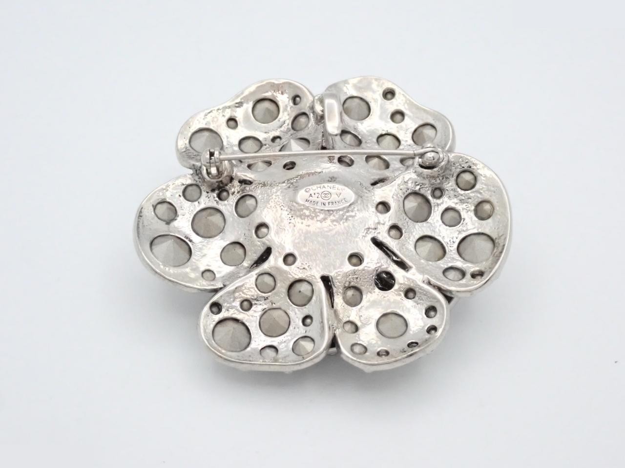 Brooch, Coco Mark, Camellia — view 2