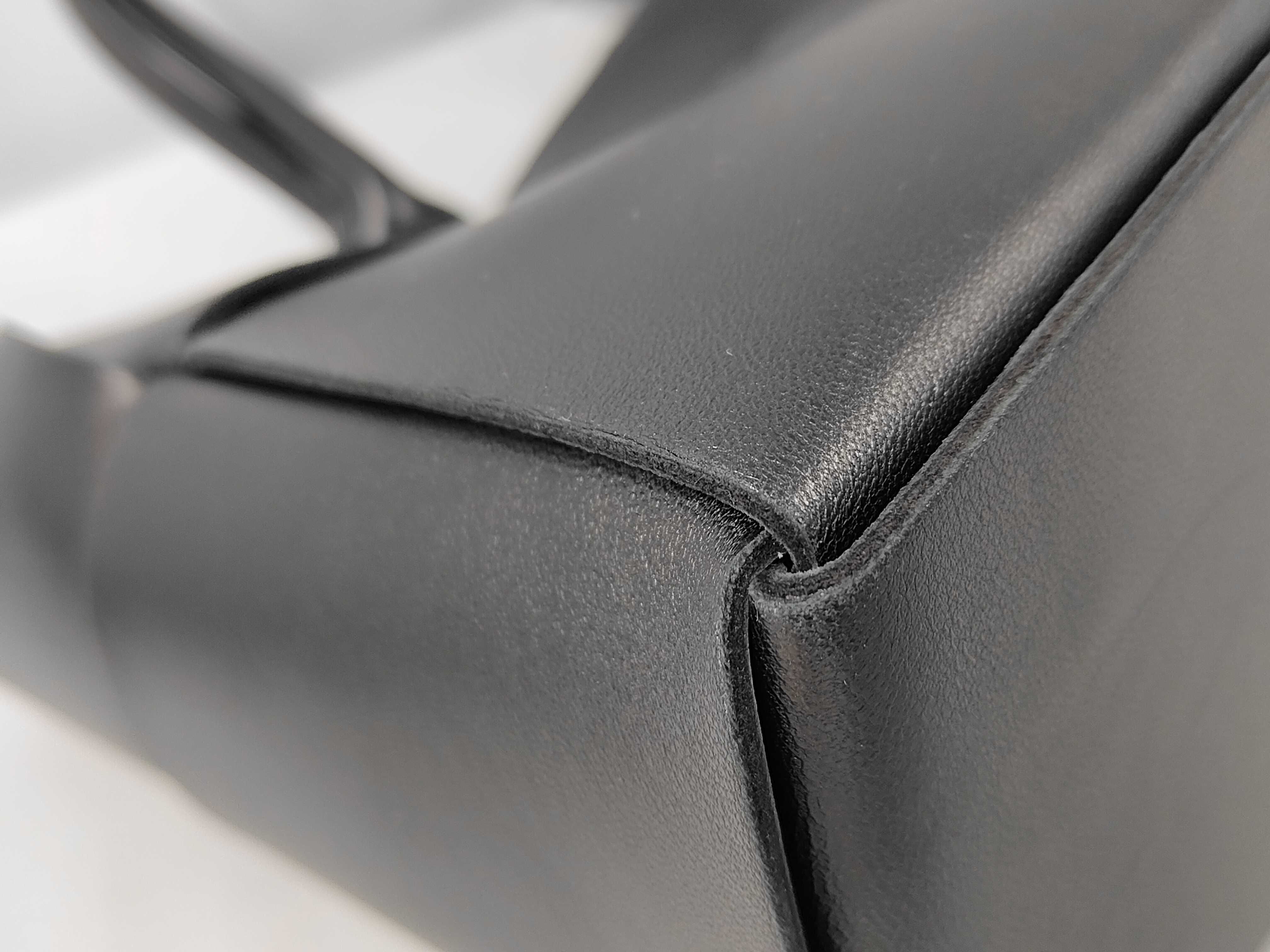 Arco Tote Bag Maxi Intrecciato Leather Black Tote Bag — view 4