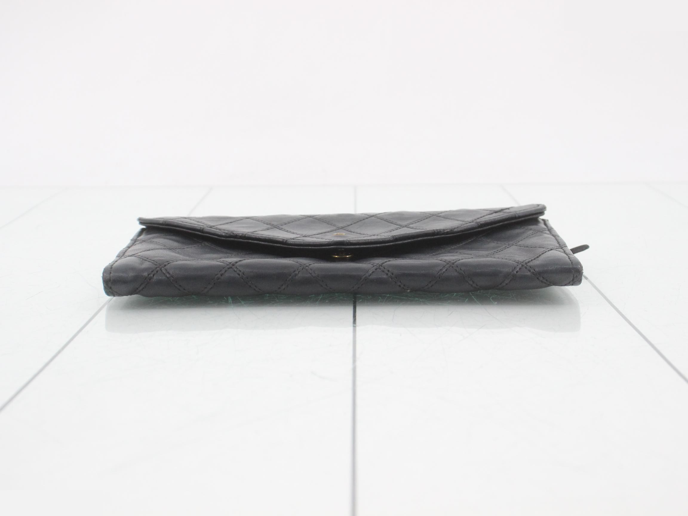 Matelassé (bags) and wallets — view 3