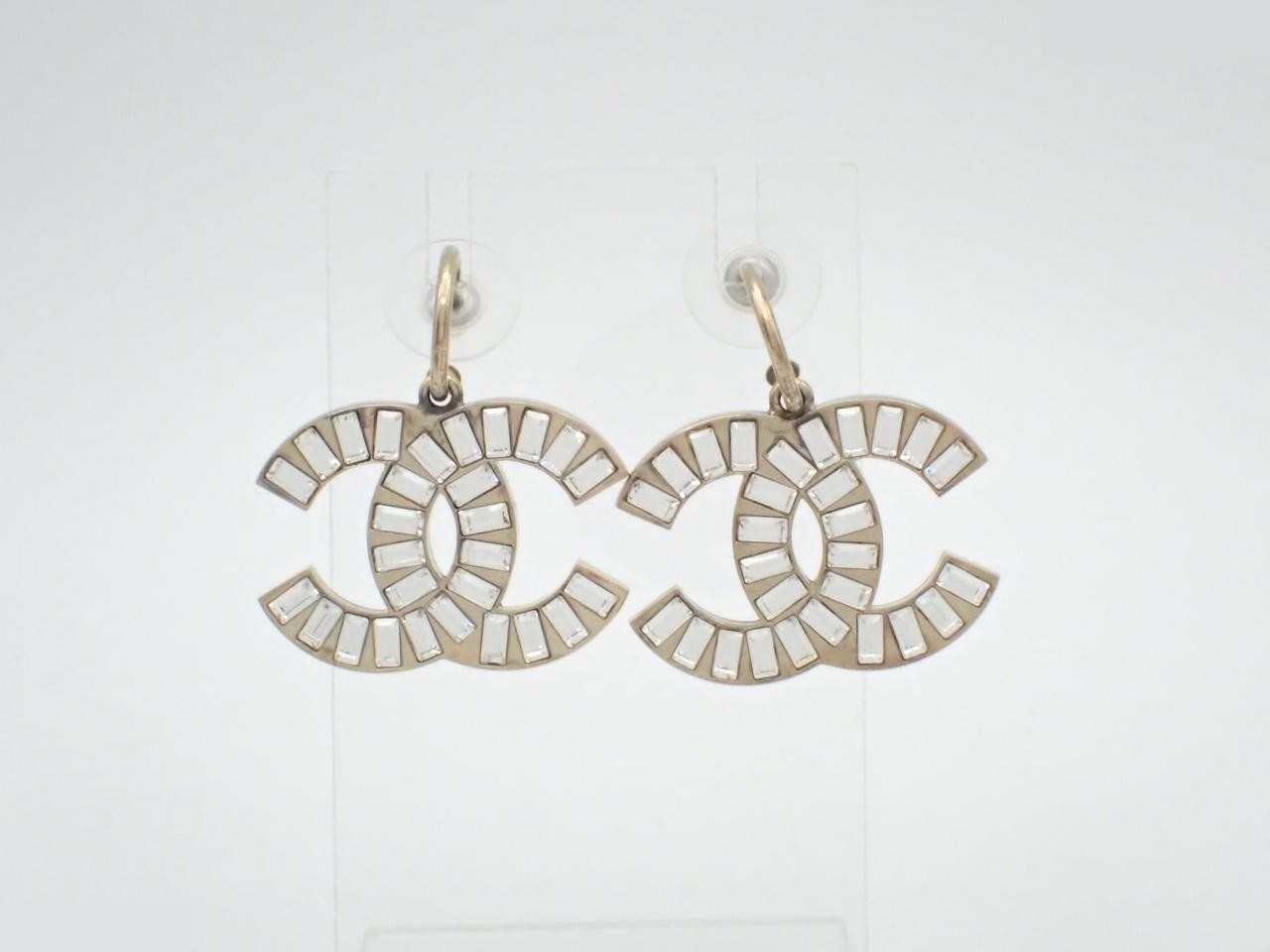 hoop earrings, 3cm wide, 3.5cm high, with Coco Mark and rhinestones.