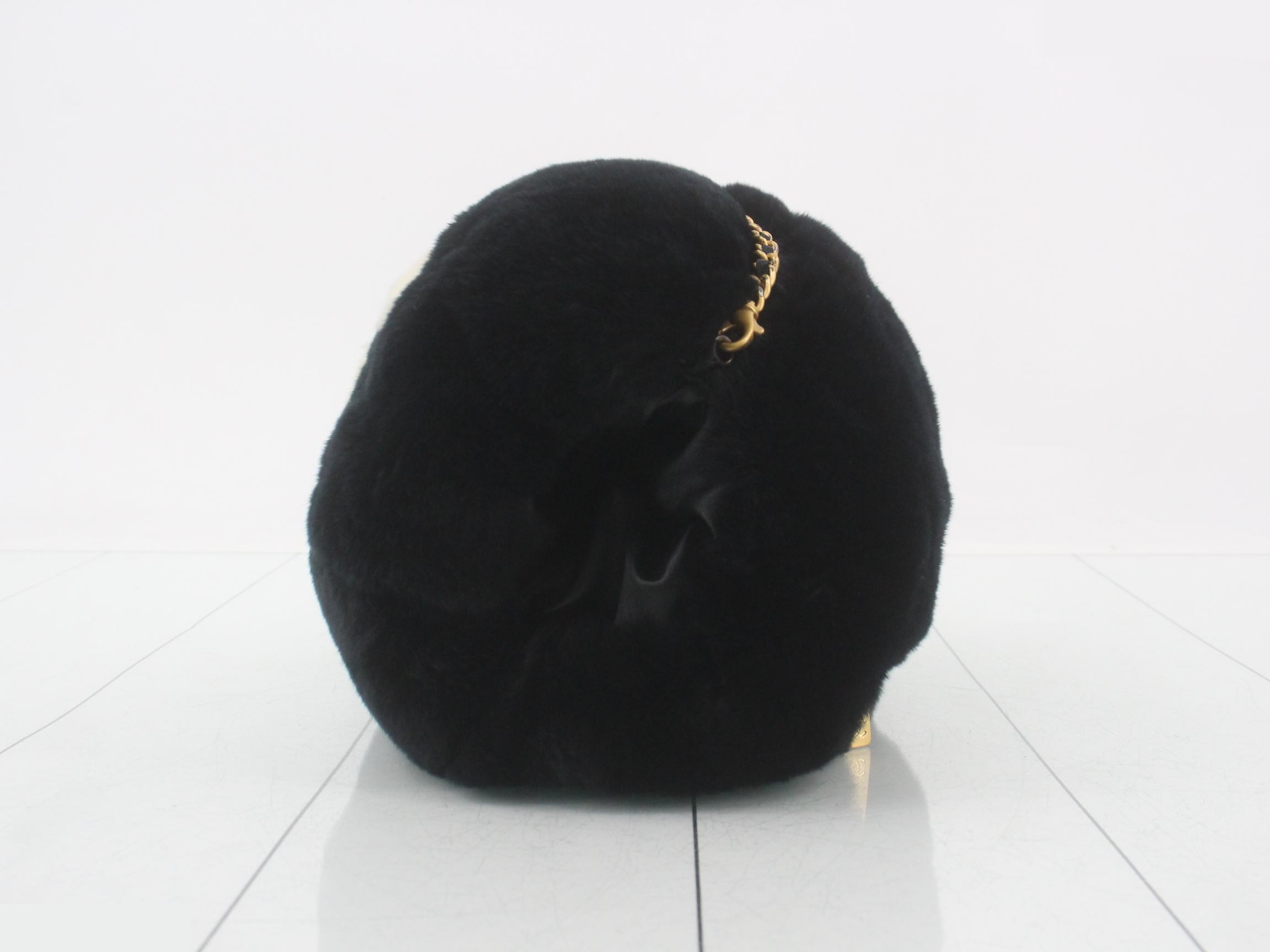 Lapin (Bag) - Shoulder Bag — view 3