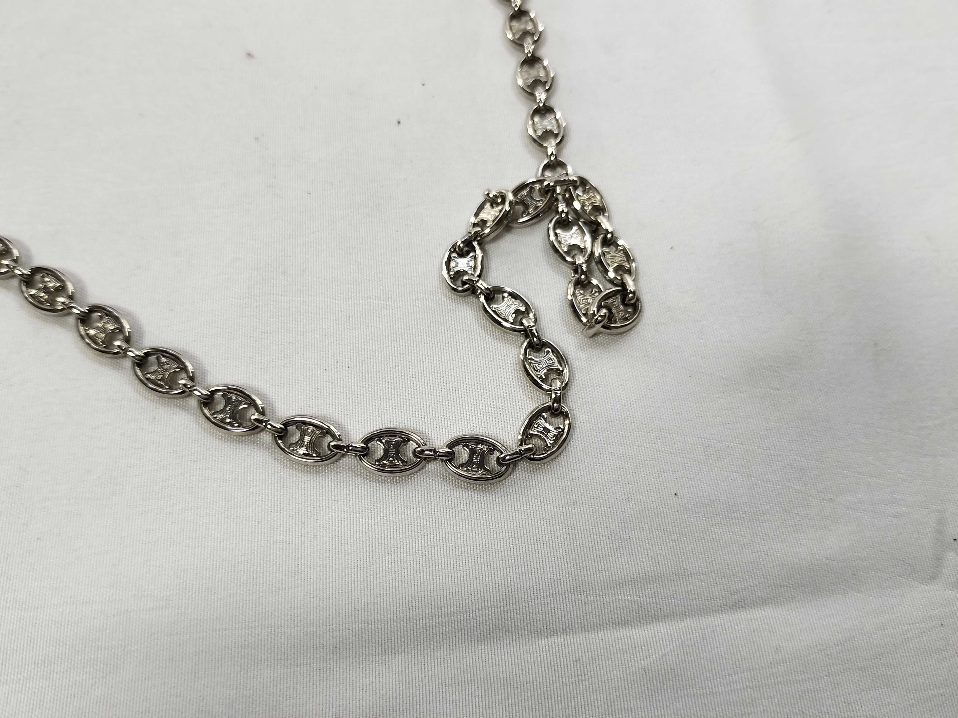 Accessory Pouch Triomphe Chain Pouch — view 4