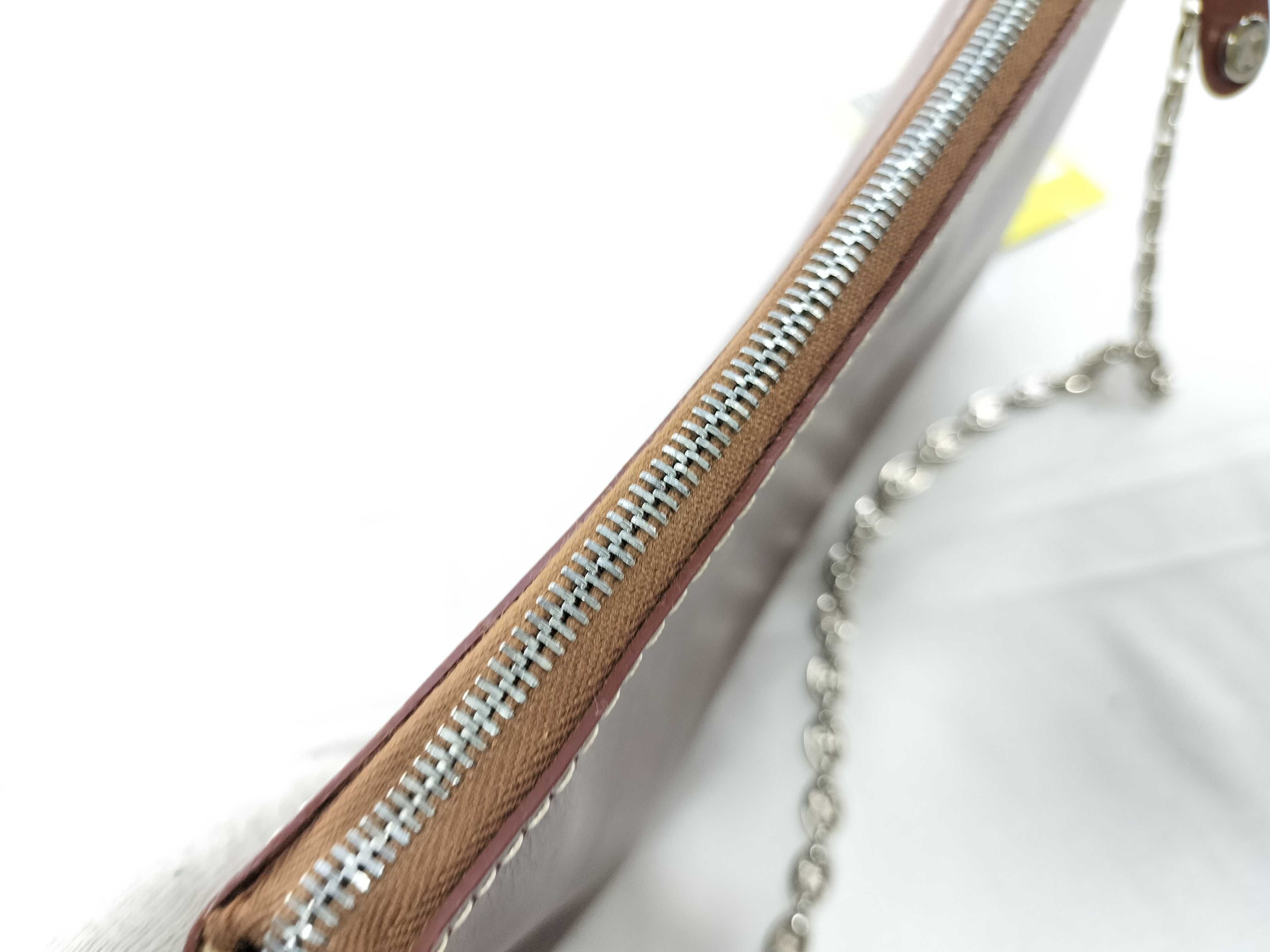 Accessory Pouch Triomphe Chain Pouch — view 6