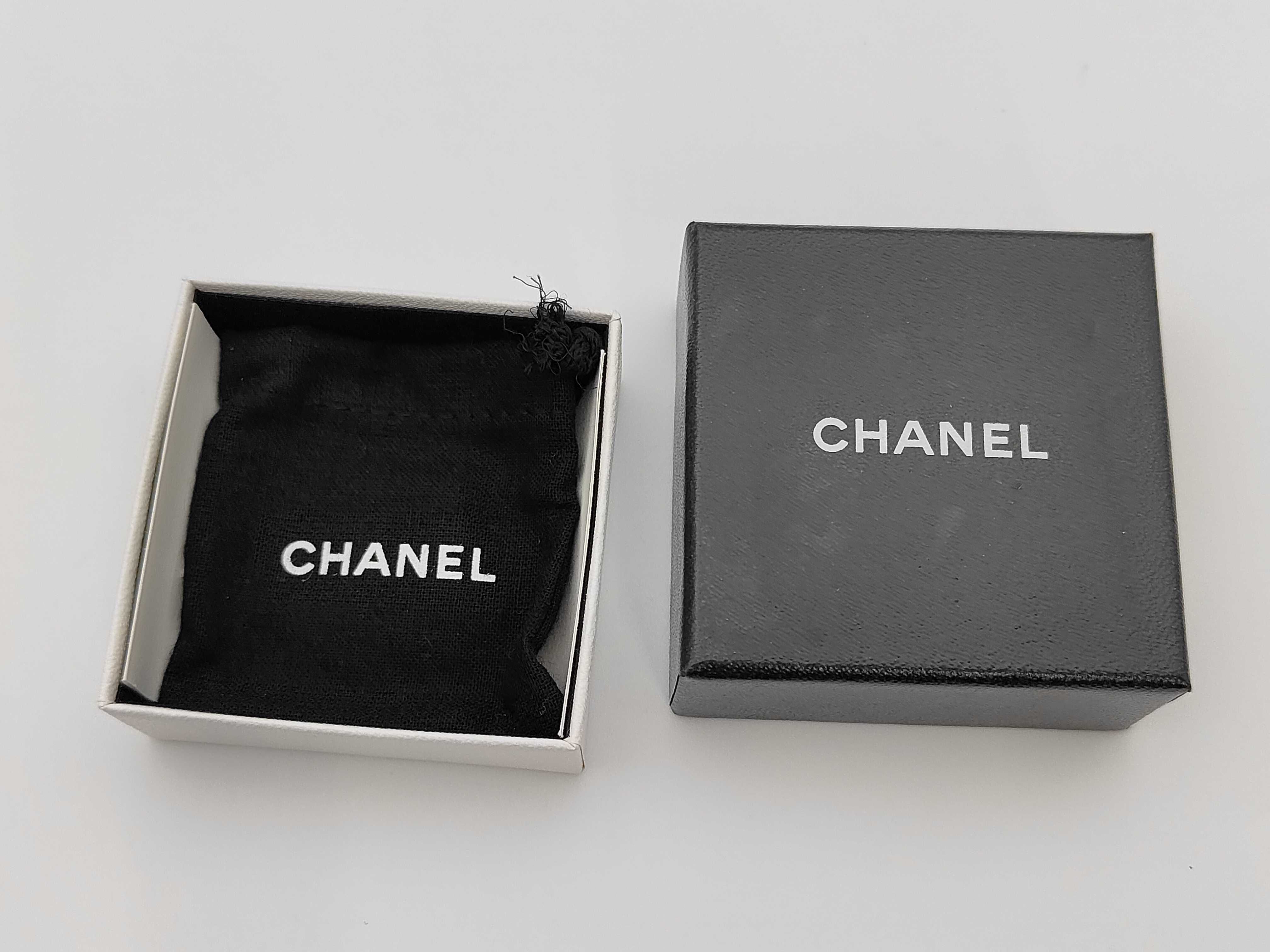 CC logo earrings — view 8