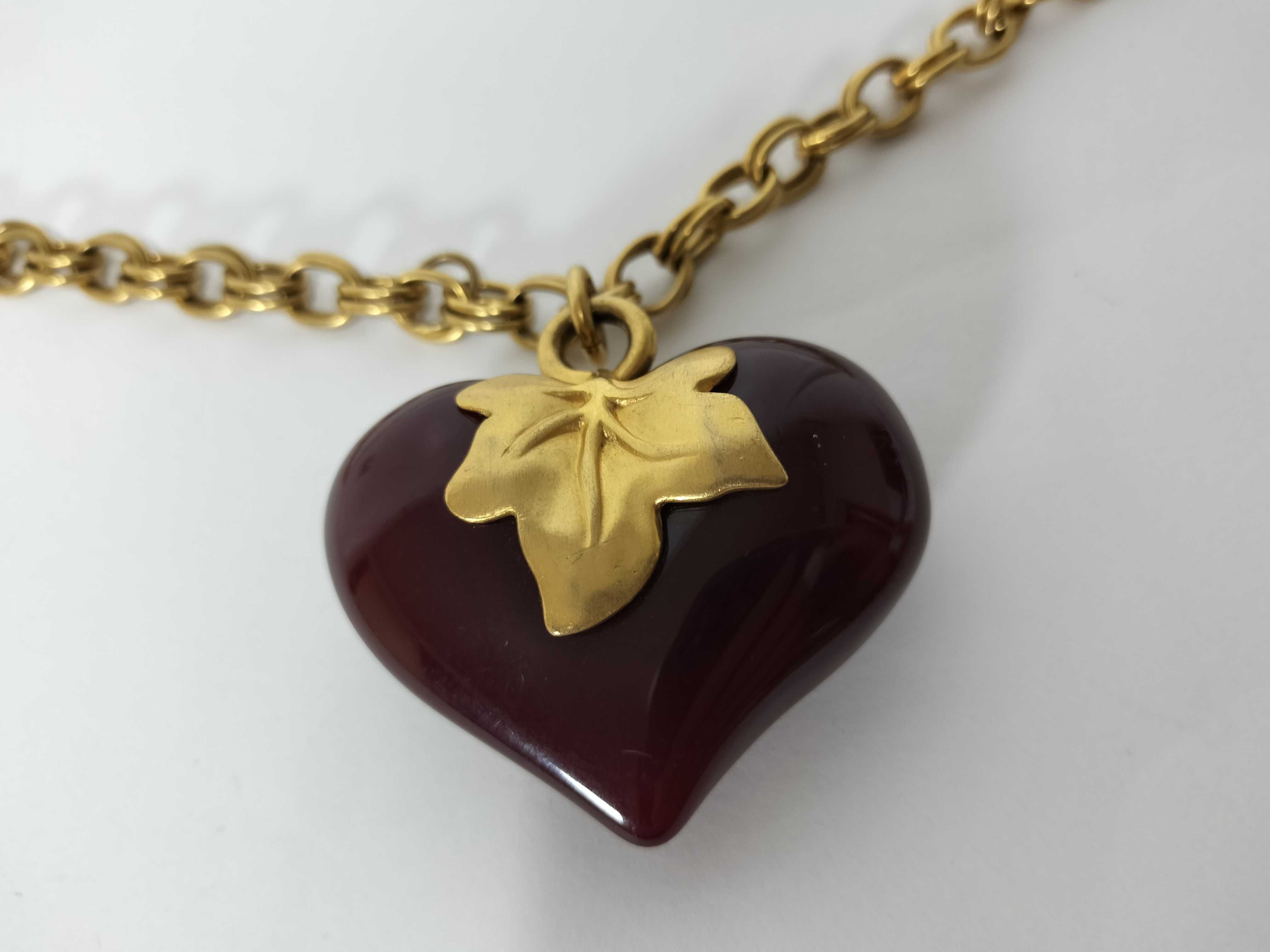 necklace — view 2