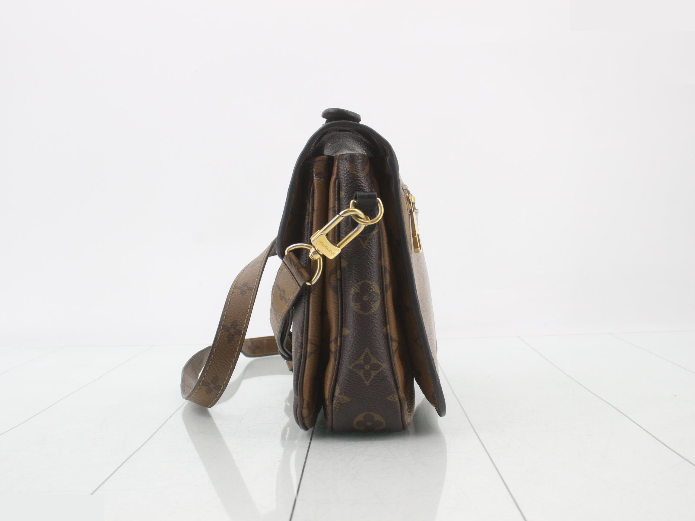 Monogram Reverse Pochette Metis MM 2WAY — view 3