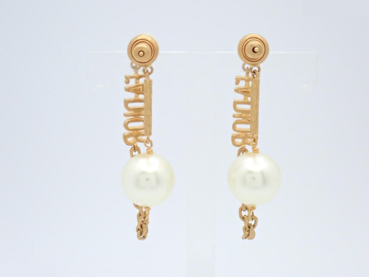 Gold earrings — view 2
