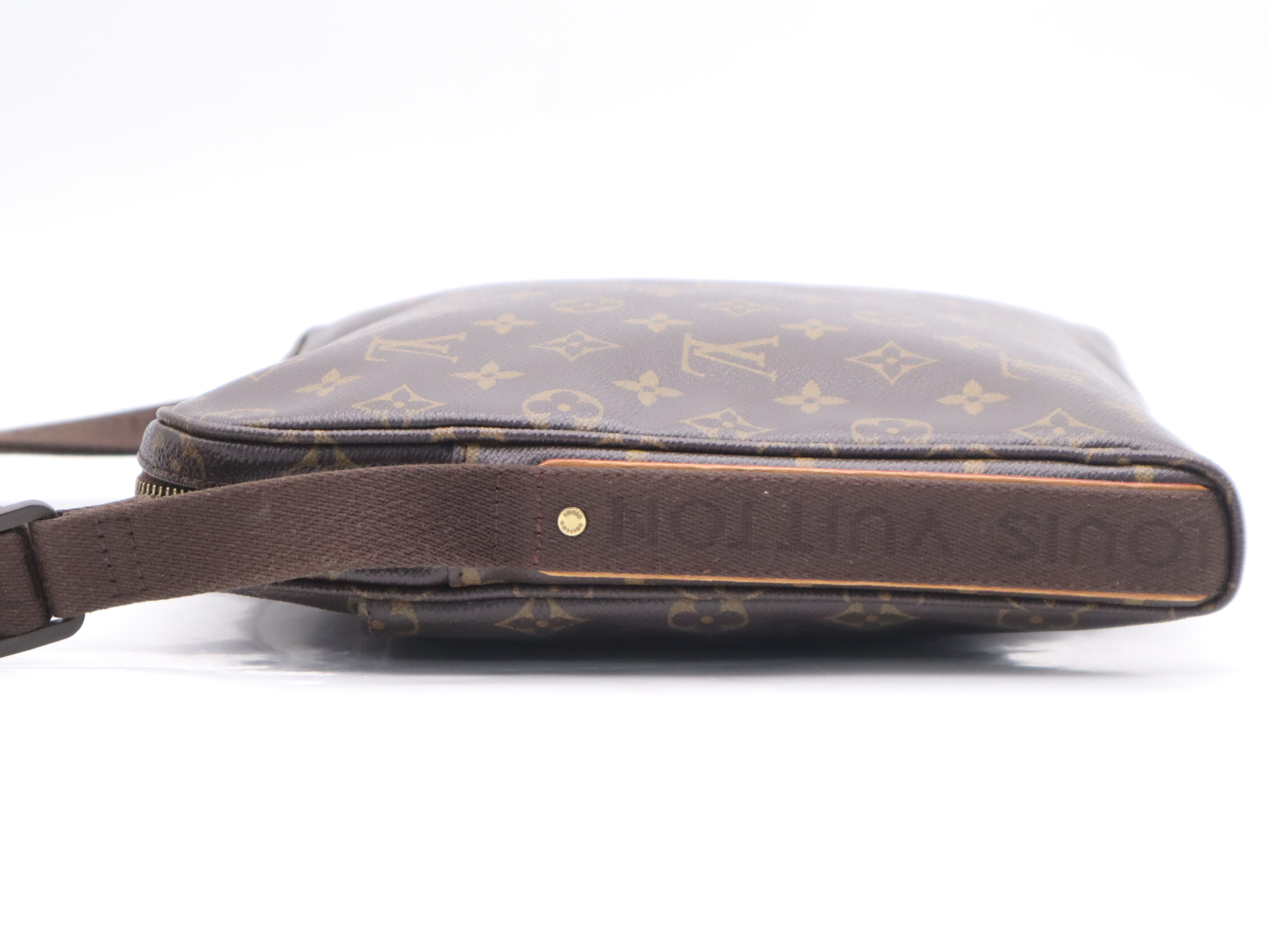 M97037 Monogram Trotteur Bobour Shoulder Bag — view 3