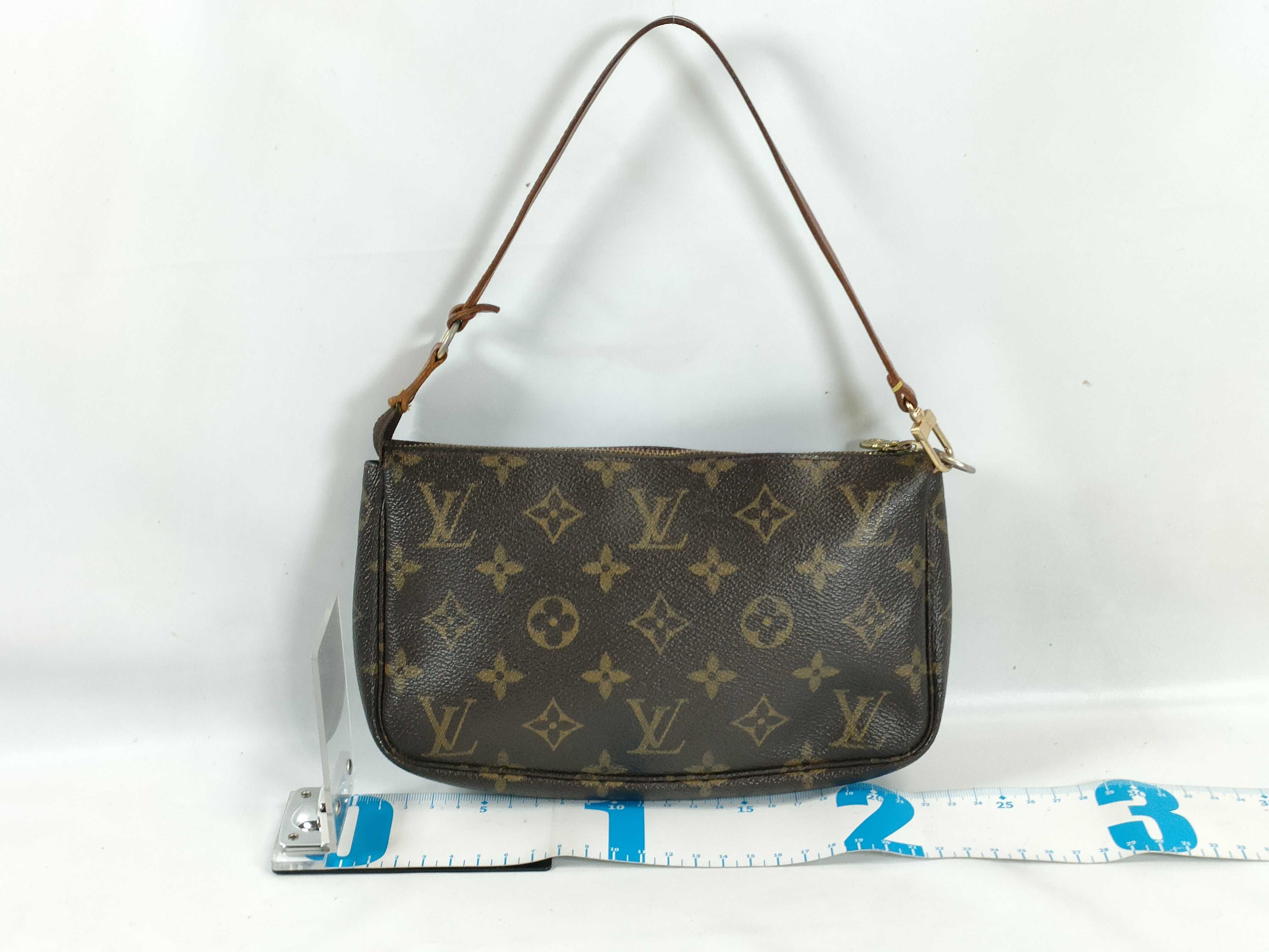 Monogram Pochette Accessoires Monogram M51980 Pouch — view 2