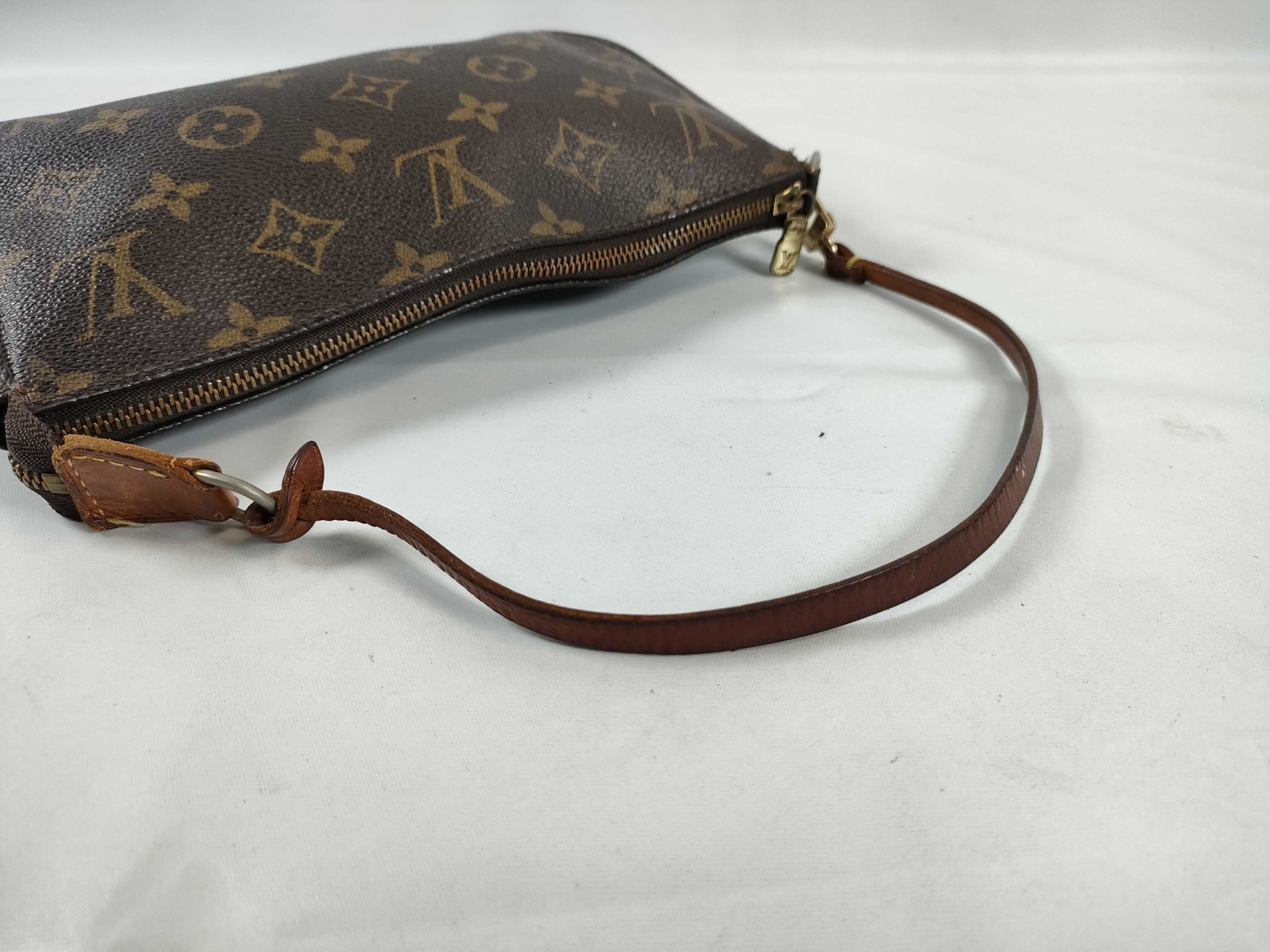 Monogram Pochette Accessoires Monogram M51980 Pouch — view 3