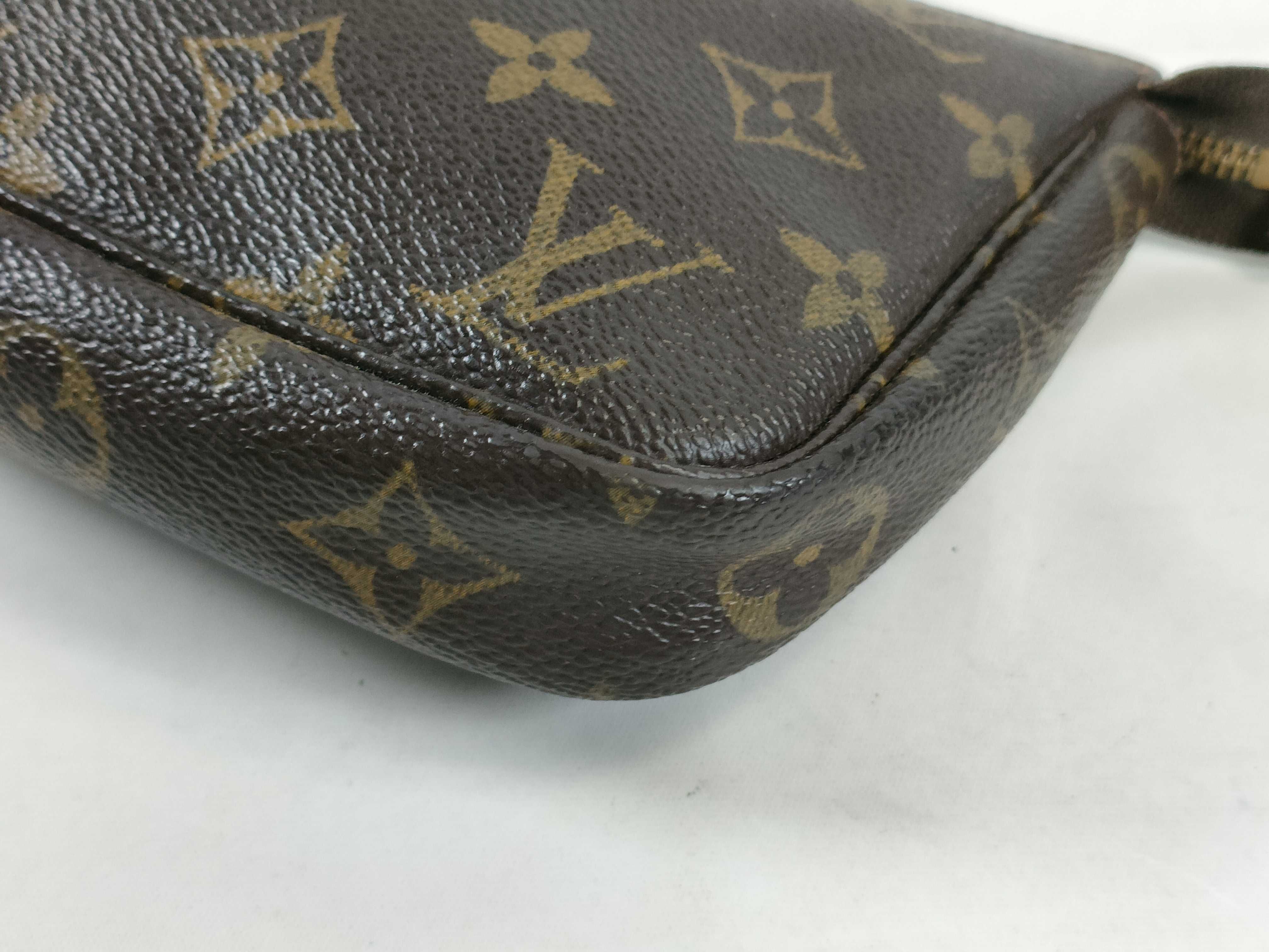 Monogram Pochette Accessoires Monogram M51980 Pouch — view 6