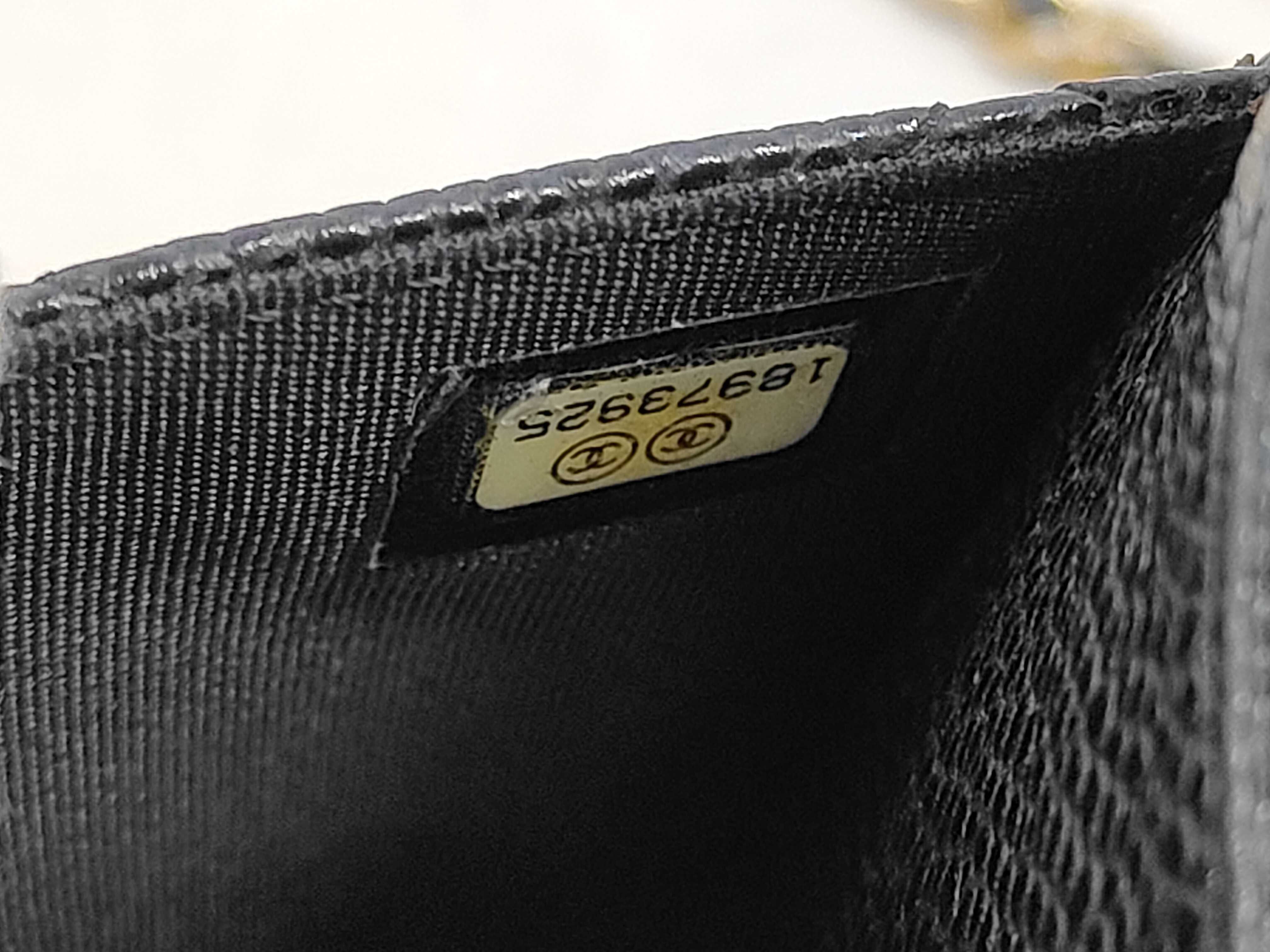 Caviar Skin Chain Wallet Shoulder Bag — view 11