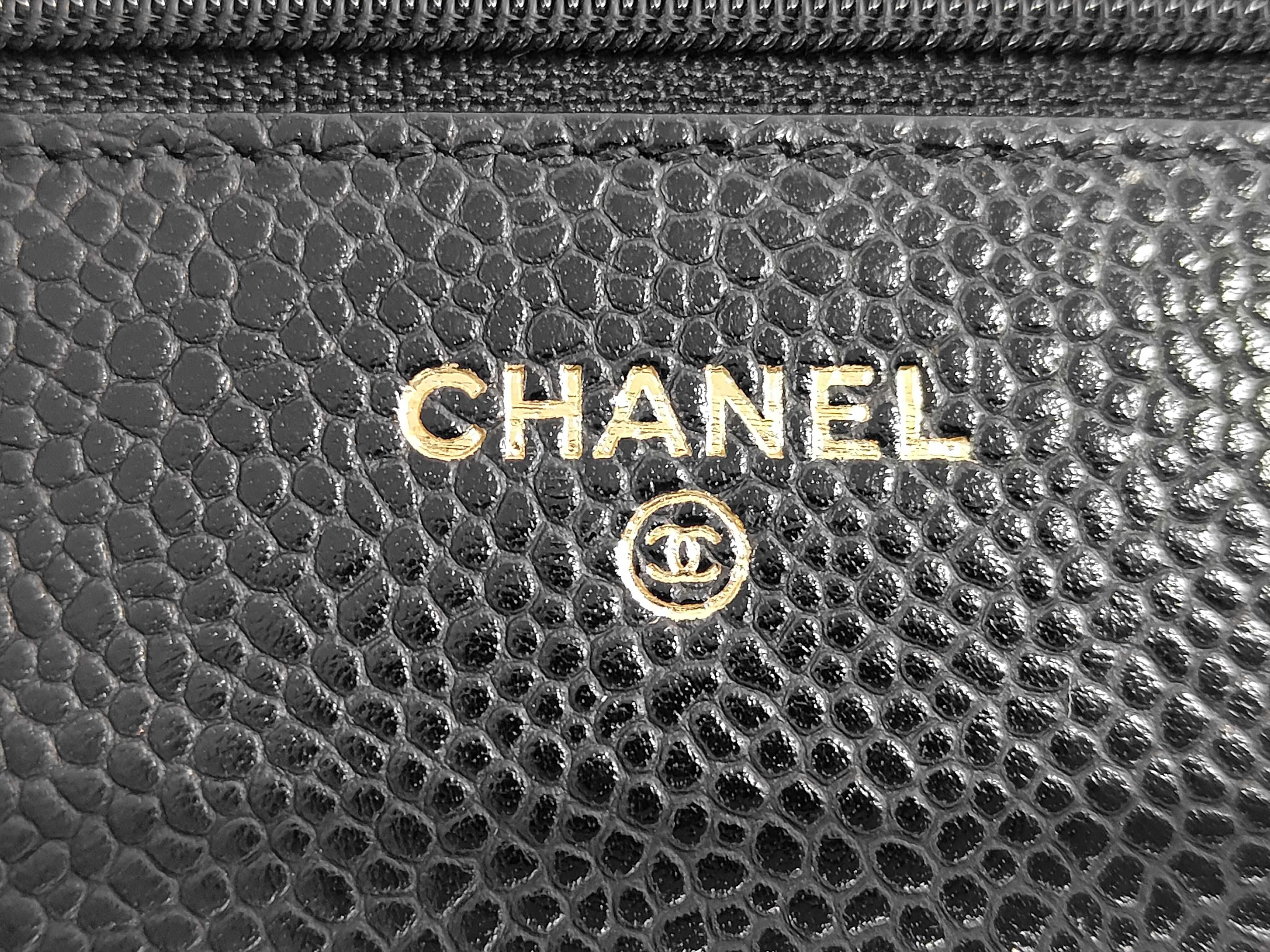 Caviar Skin Chain Wallet Shoulder Bag — view 9