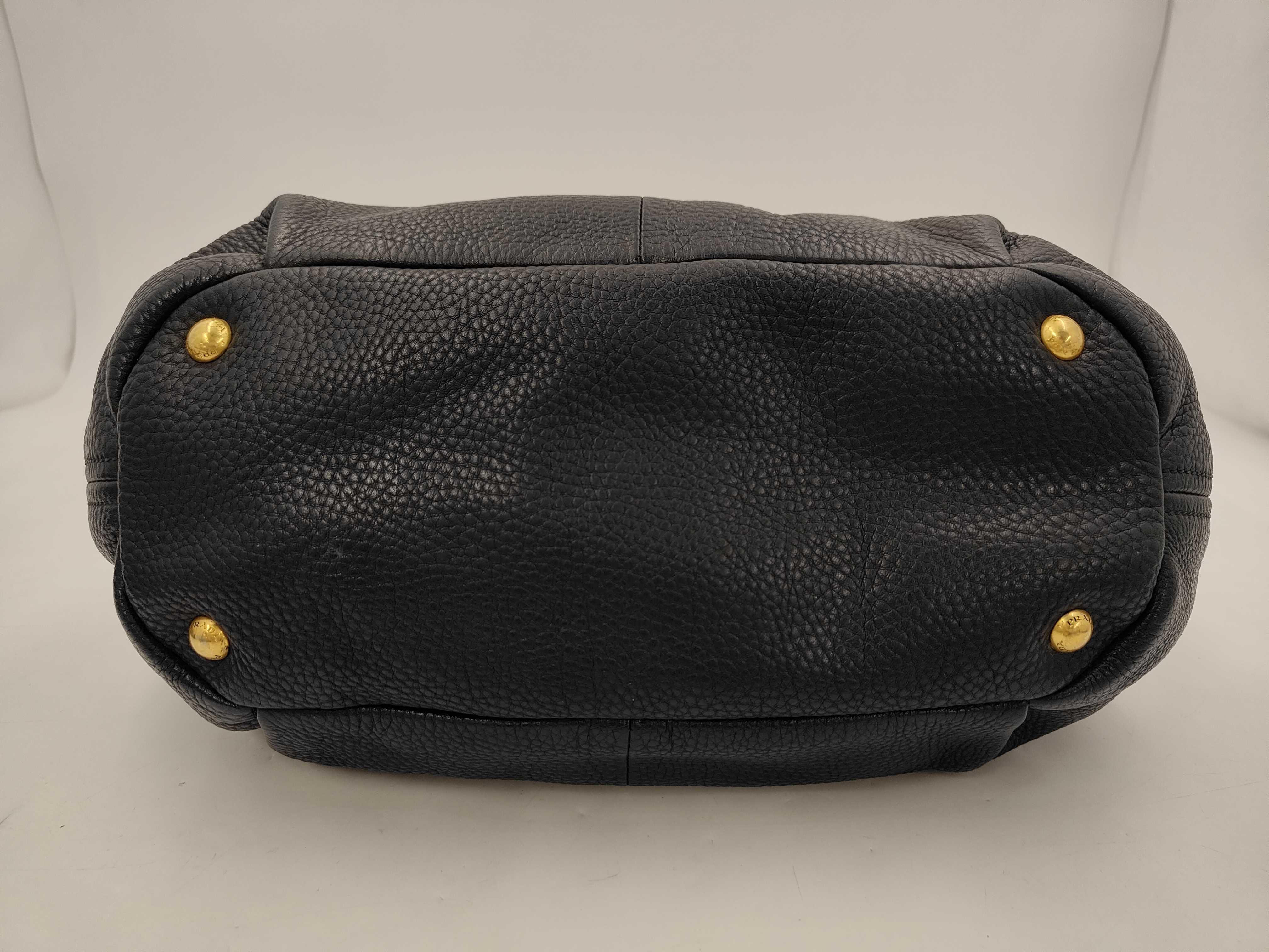 Vitello Daino Black Leather Gold Logo 2-Way Tote Bag (Handbag) — view 3