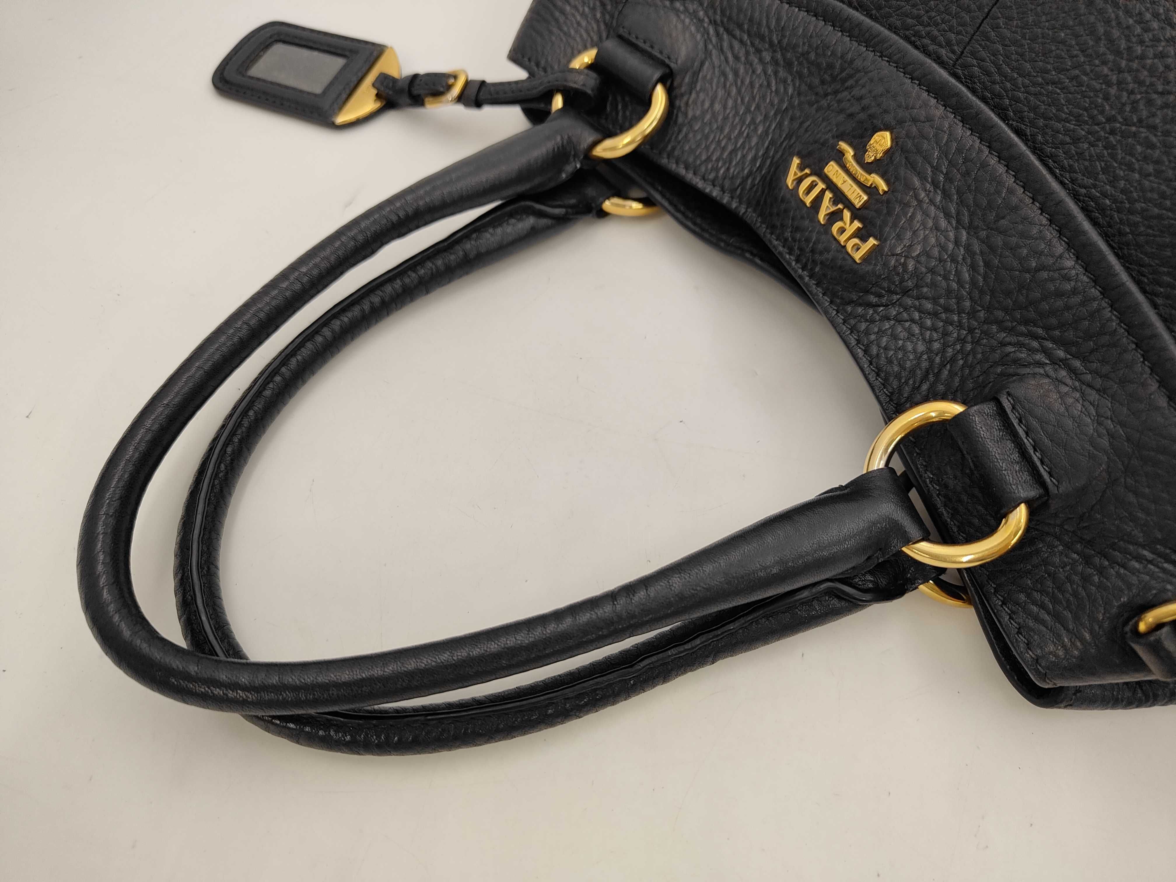 Vitello Daino Black Leather Gold Logo 2-Way Tote Bag (Handbag) — view 5