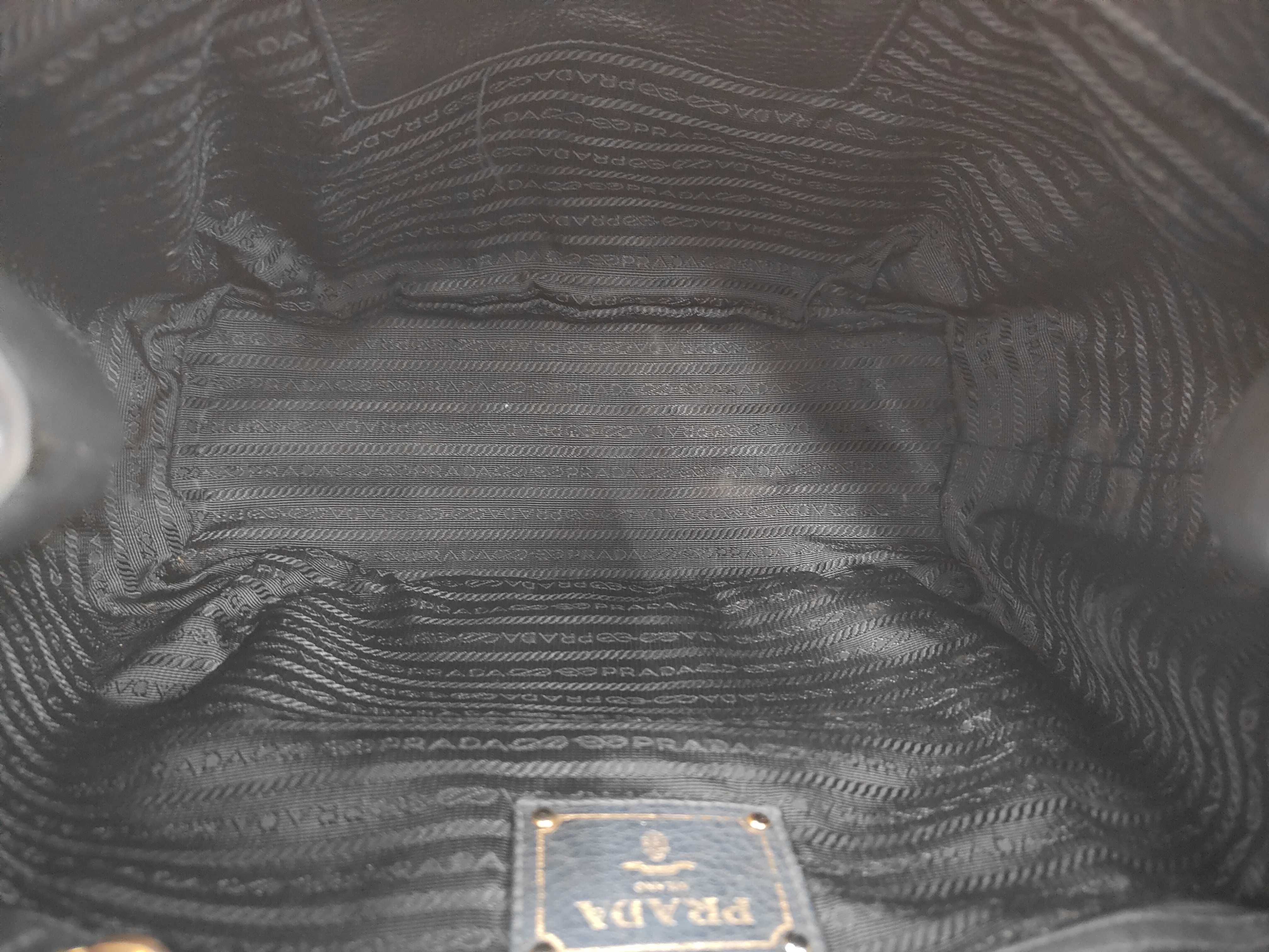 Vitello Daino Black Leather Gold Logo 2-Way Tote Bag (Handbag) — view 8