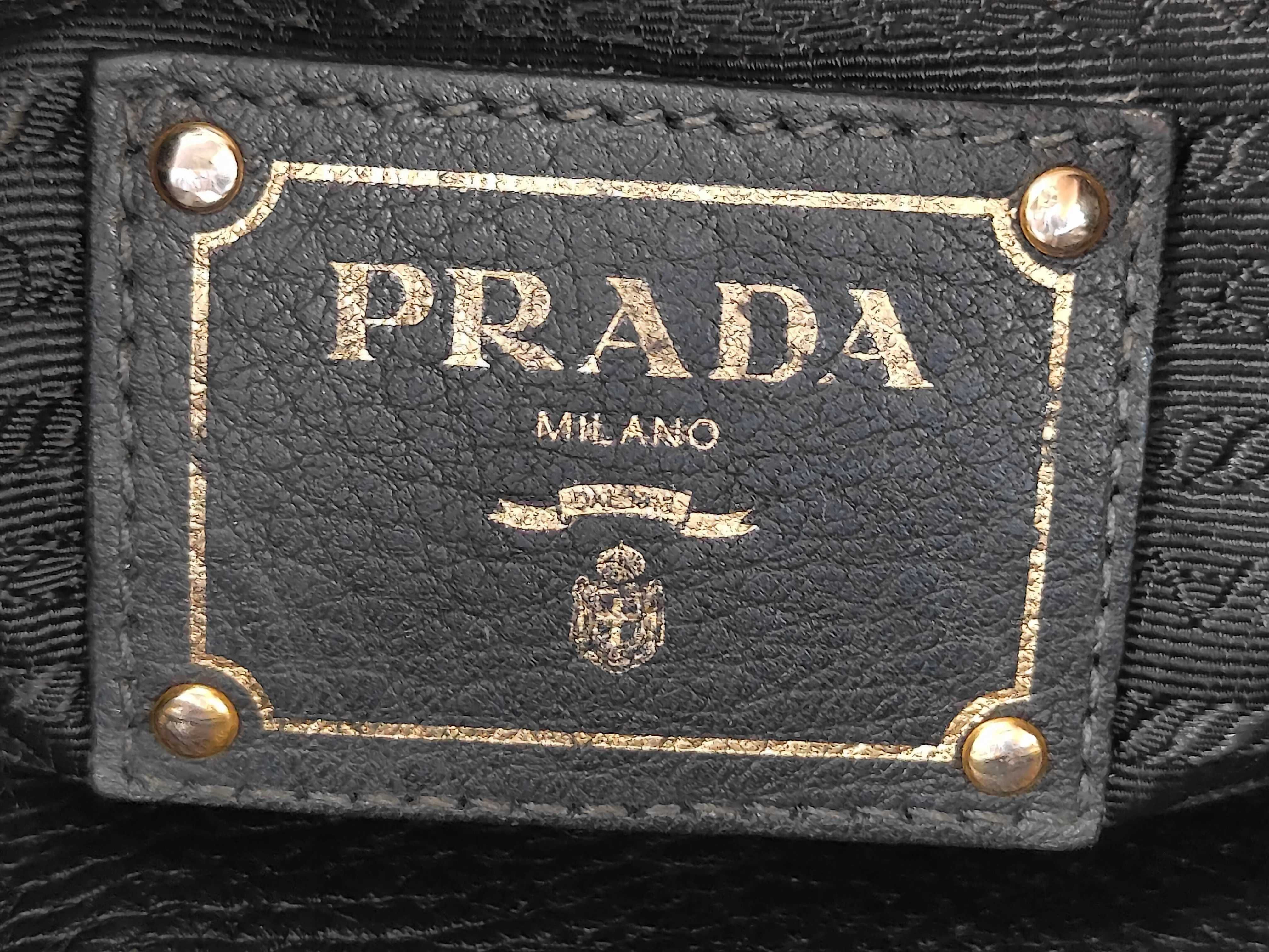 Vitello Daino Black Leather Gold Logo 2-Way Tote Bag (Handbag) — view 9